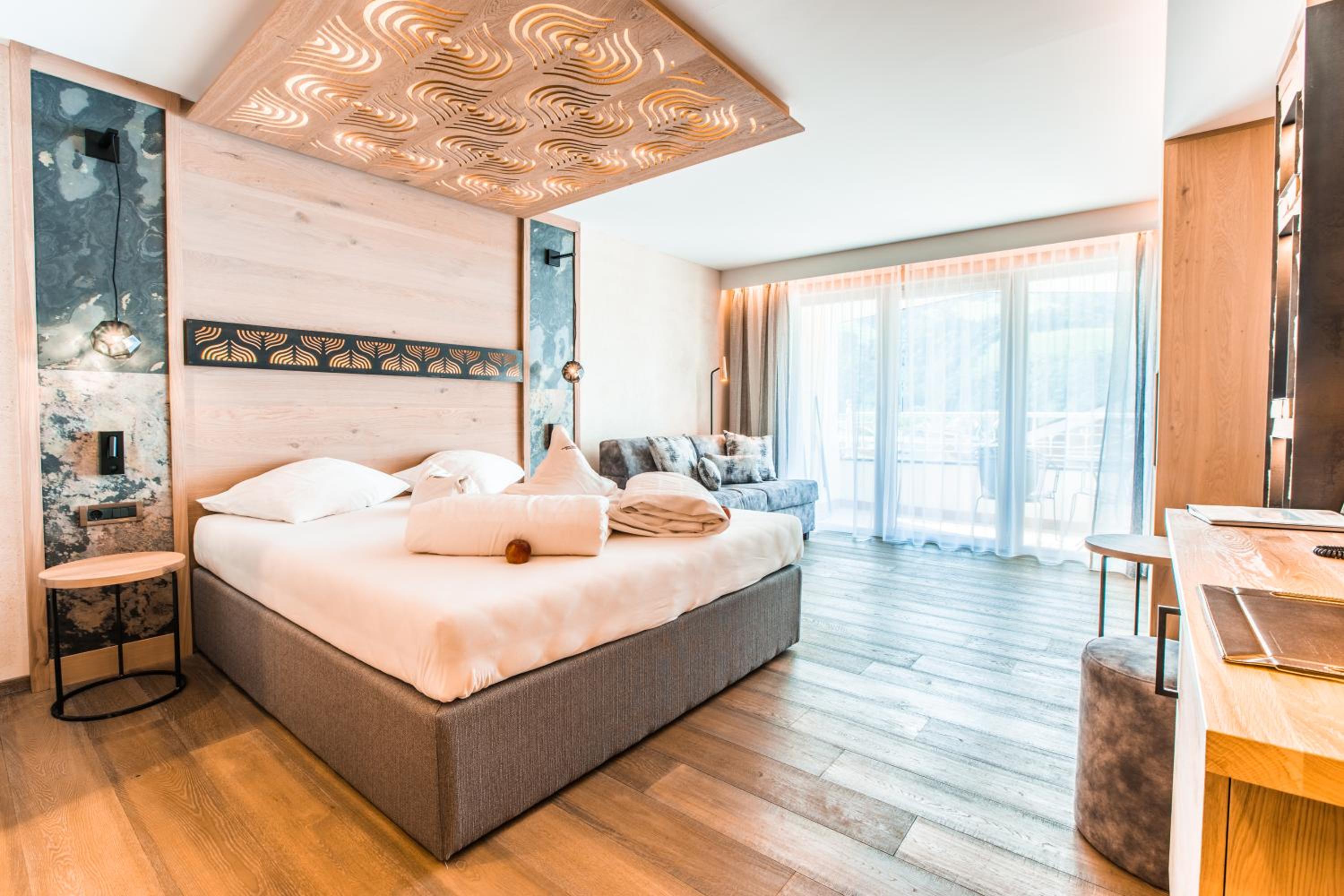 Deluxe Double Room with Balcony photo 3