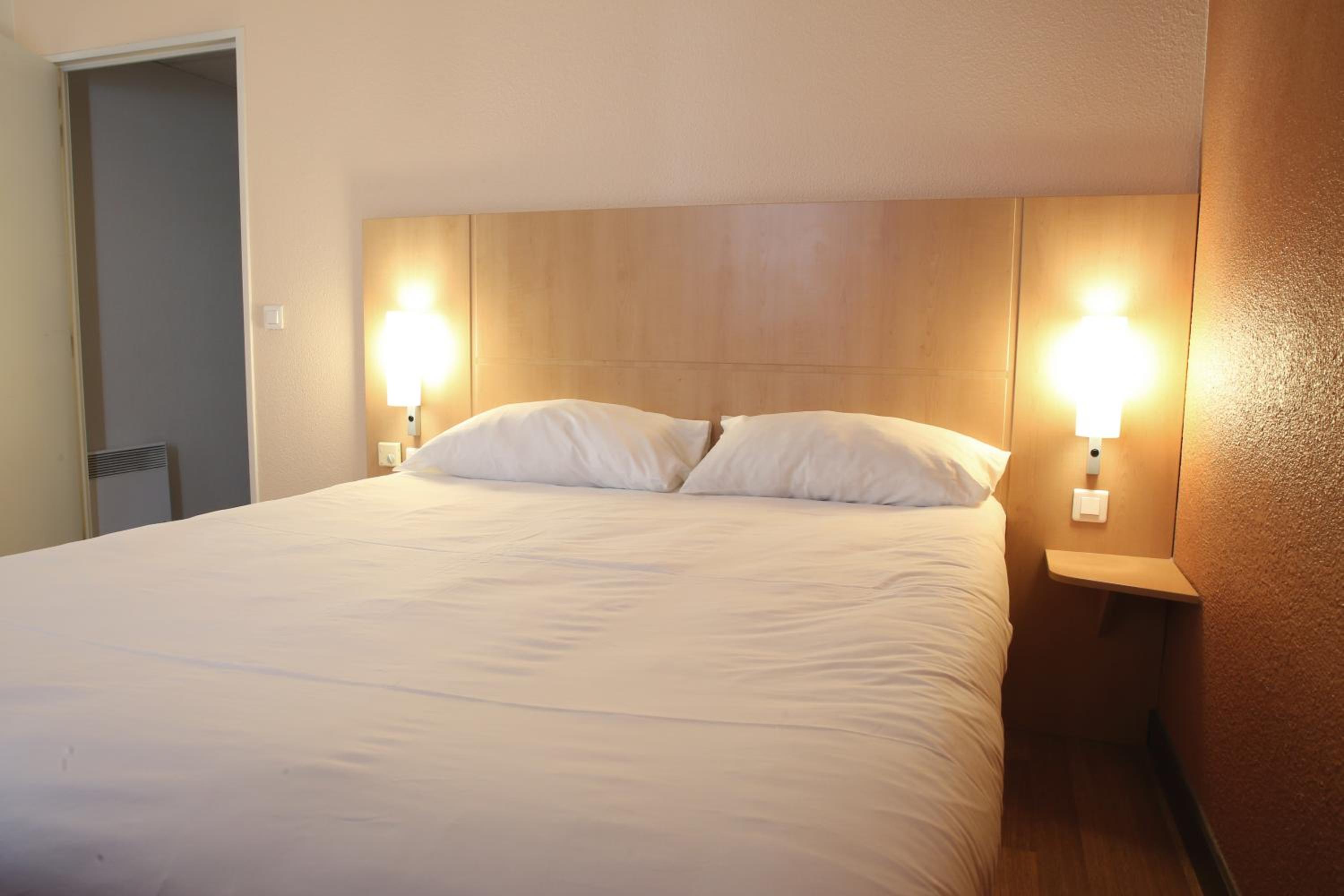 Standard Room with 1 Double Bed - Photo 3