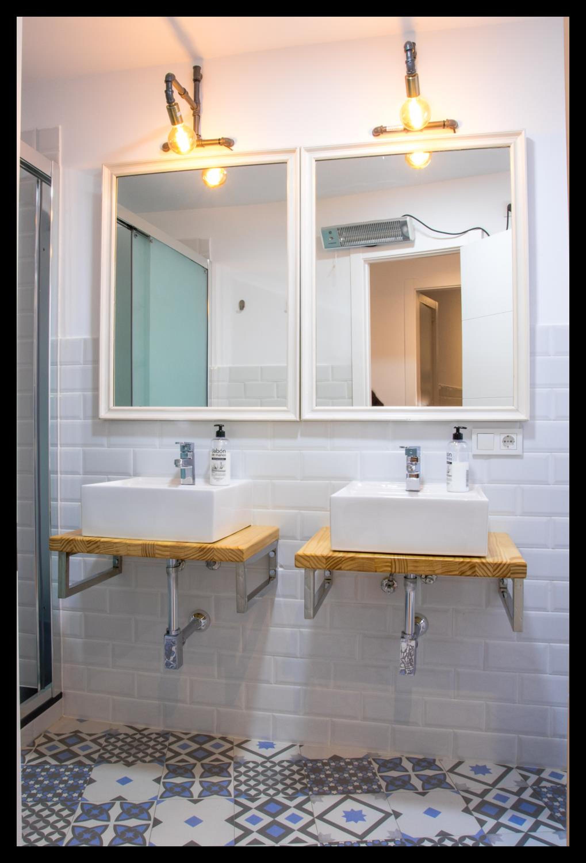 Deluxe Apartment - Photo 7