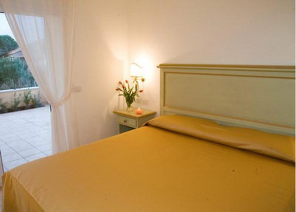 One-Bedroom Apartment - Photo 1