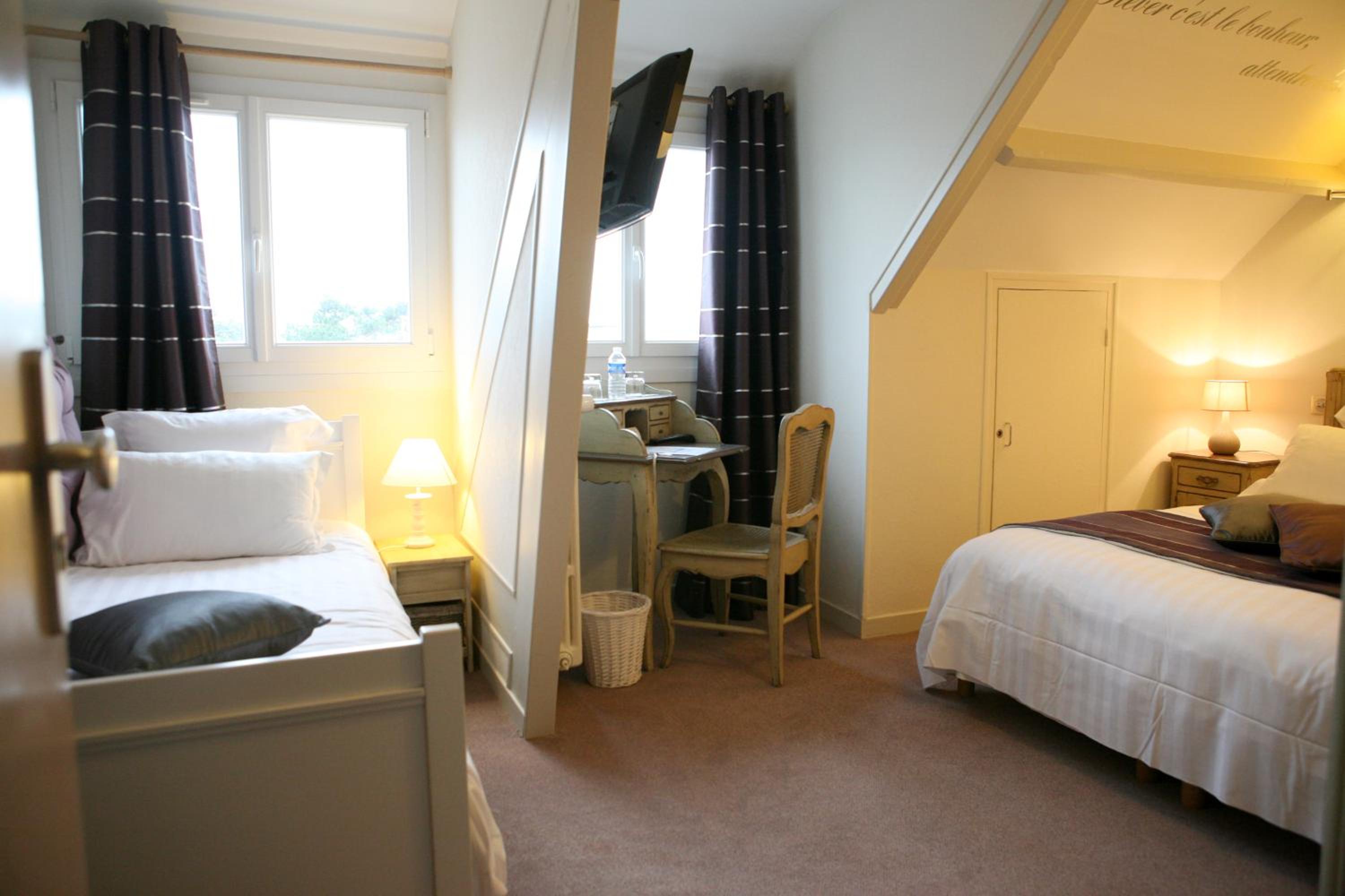 Superior Triple Room photo 2