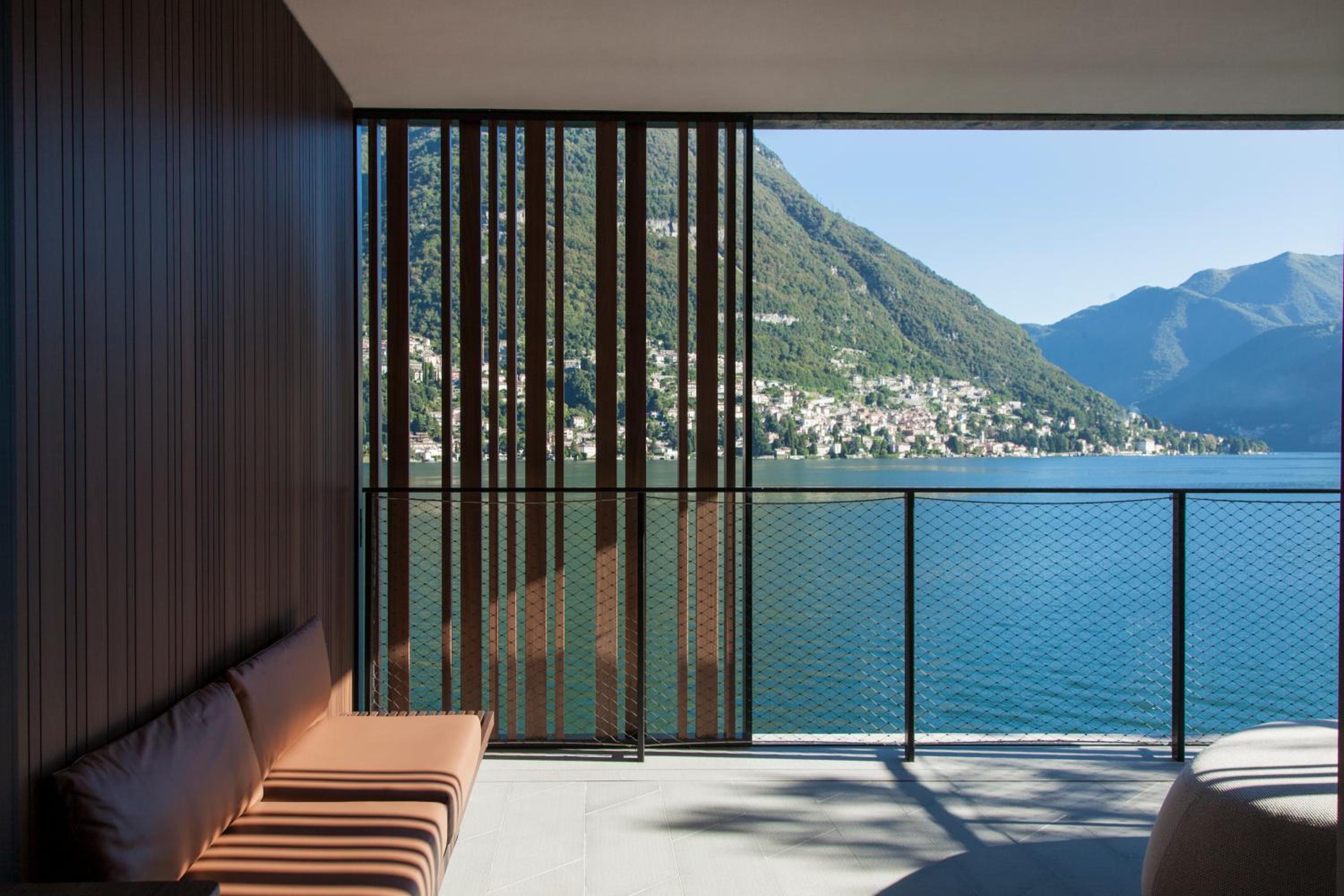 Suite with Lake View photo 2