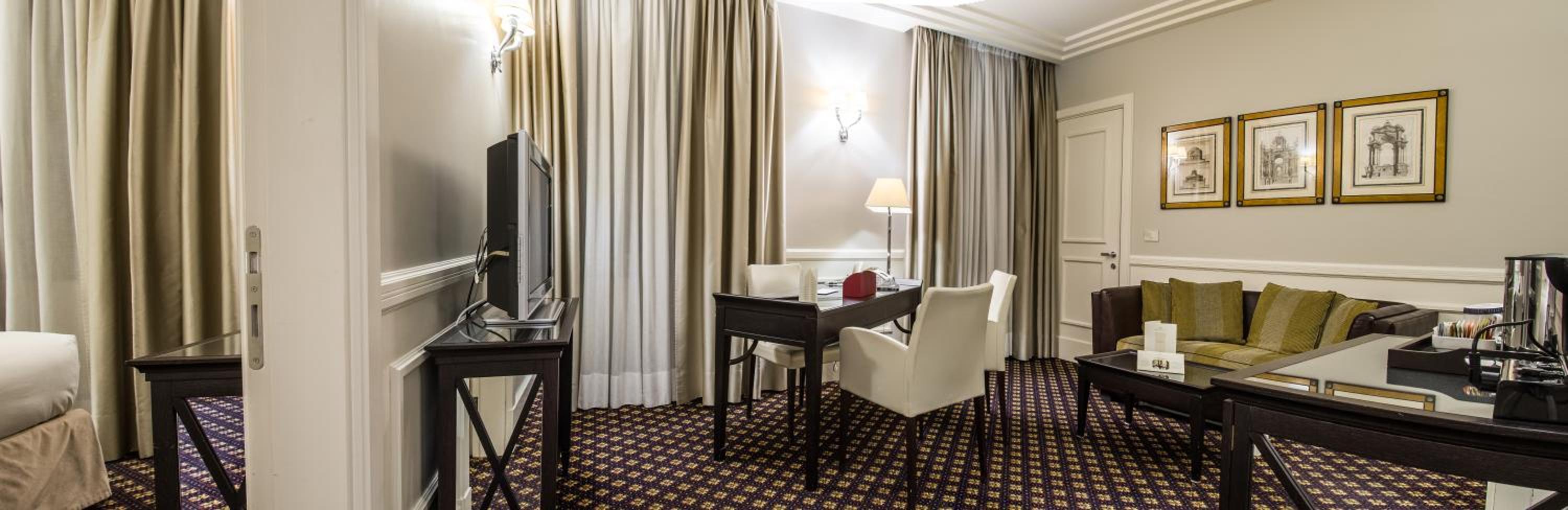 Suite - Photo 1