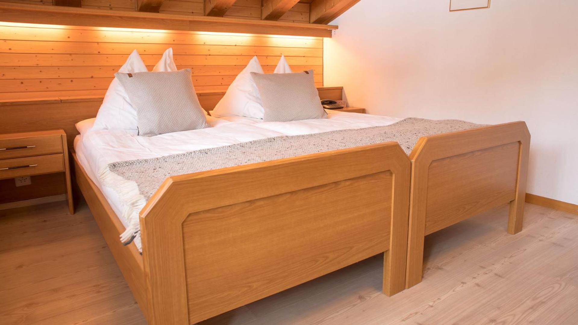 One-Bedroom Apartment With Balcony Mischabel