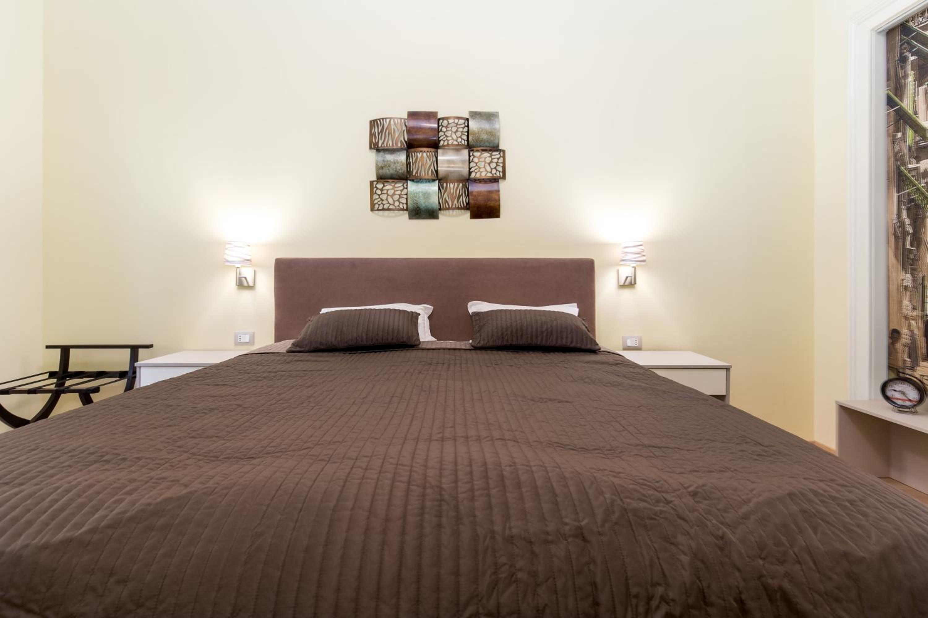 One-Bedroom Apartment - Photo 9