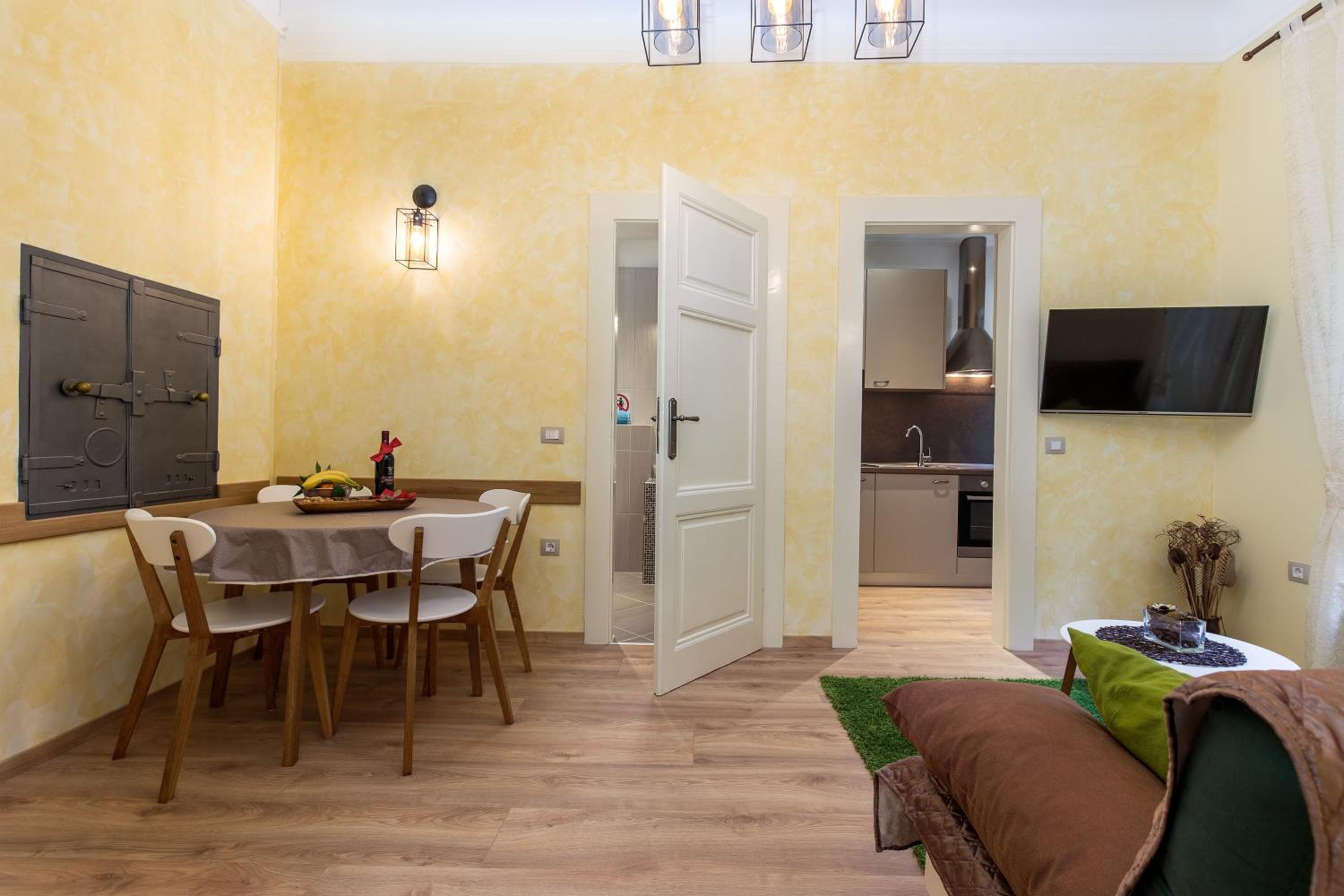One-Bedroom Apartment - Photo 28