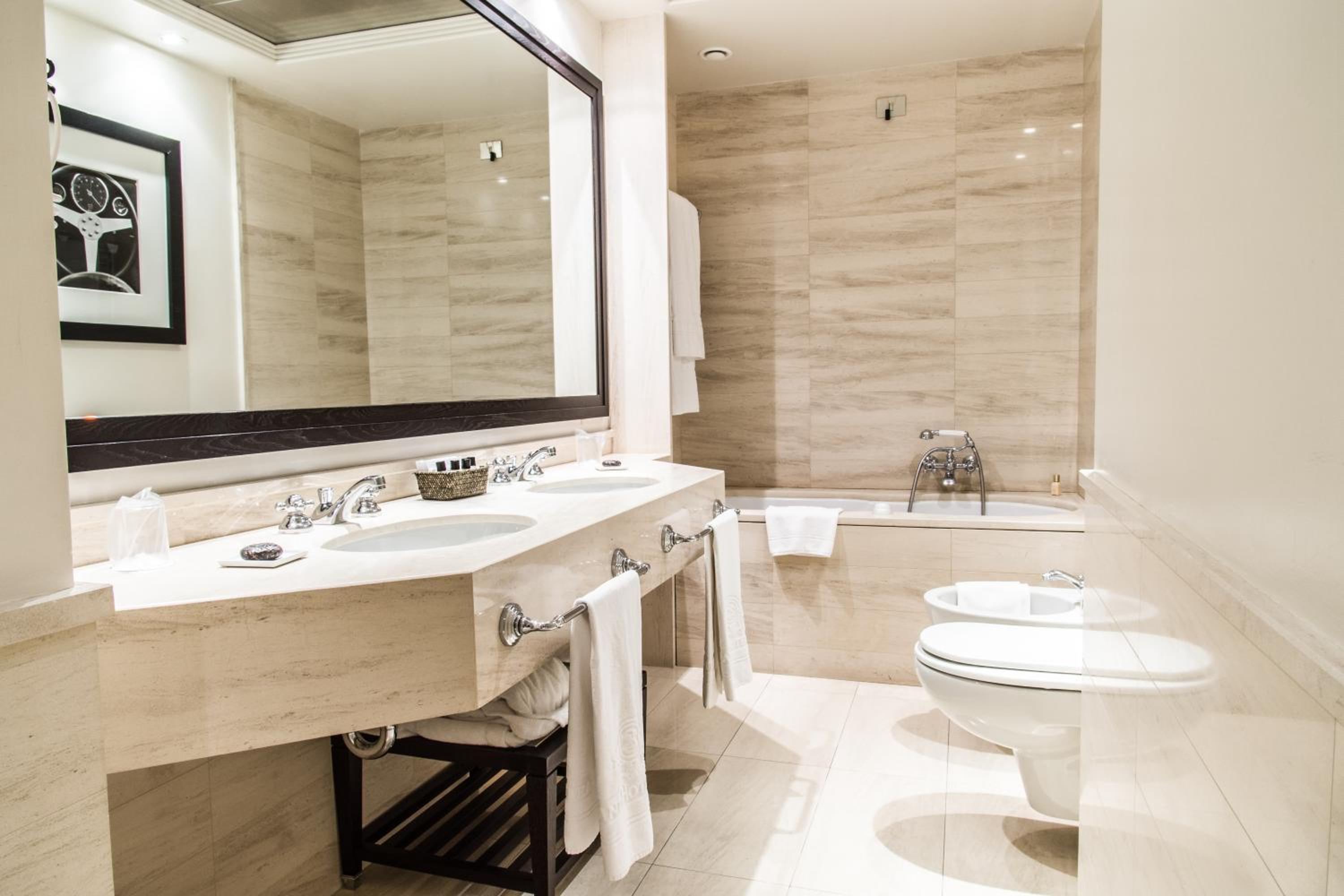 Suite - Photo 5
