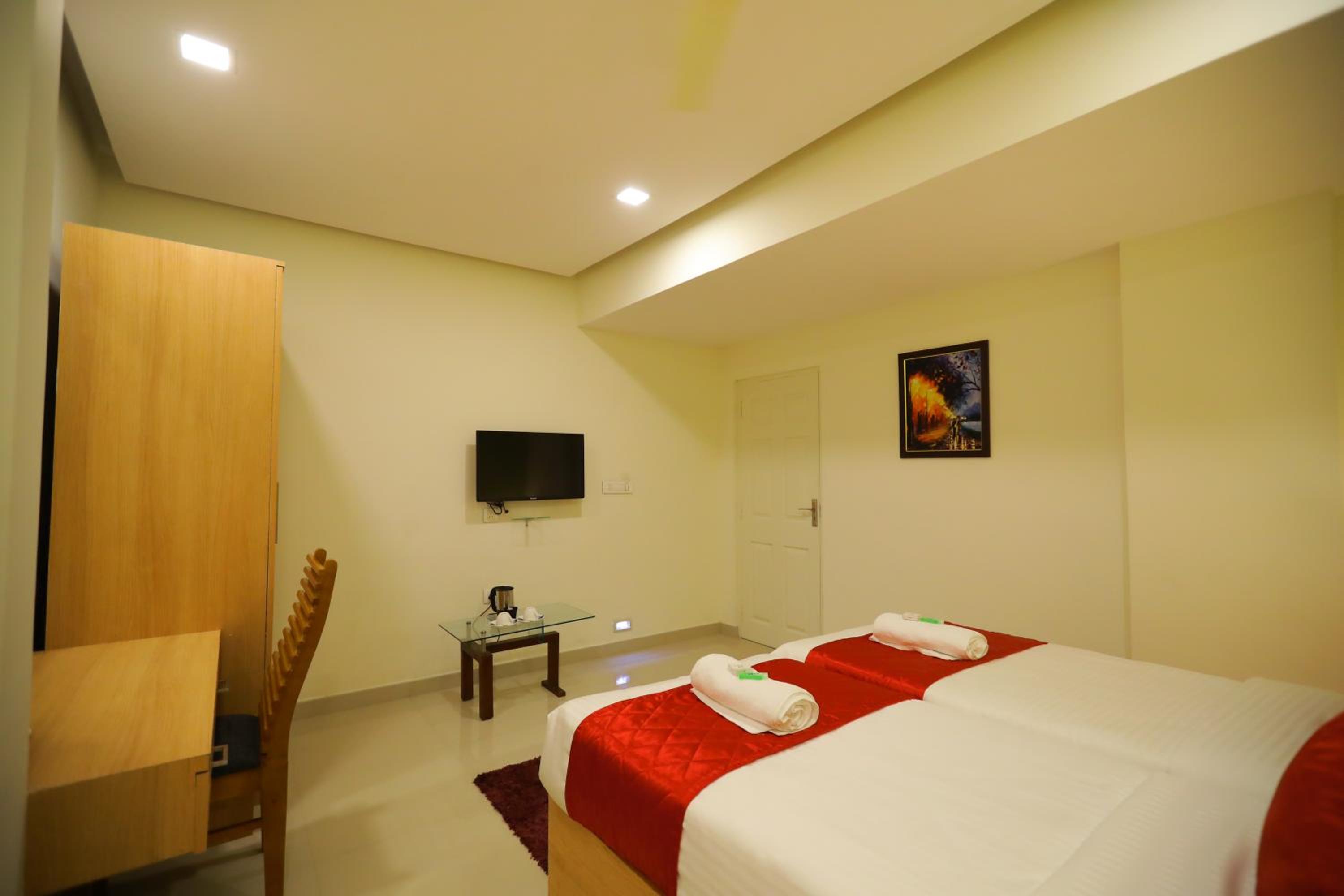Deluxe Room - Photo 2