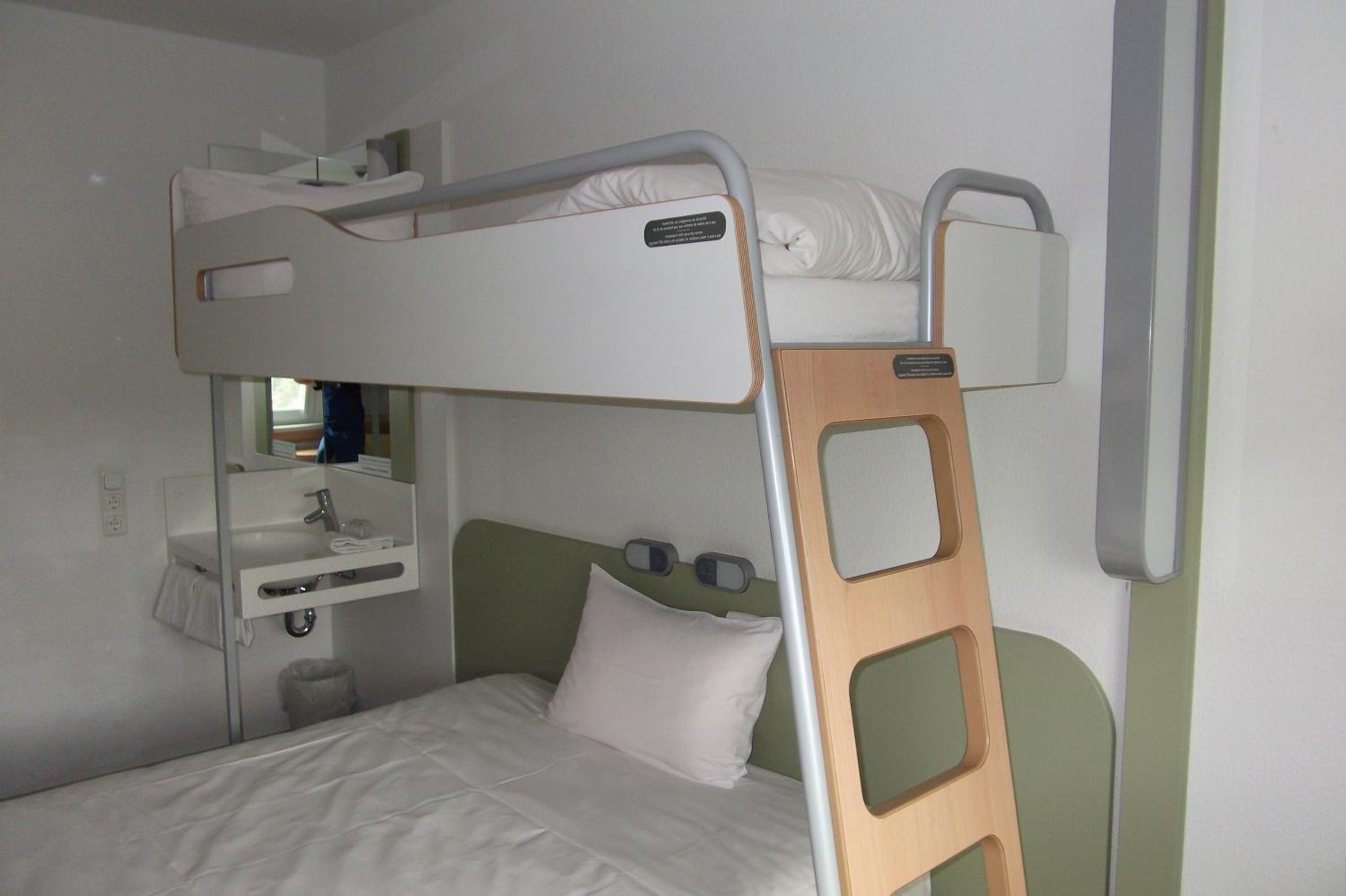 Standard Double or Twin Room - Photo 3