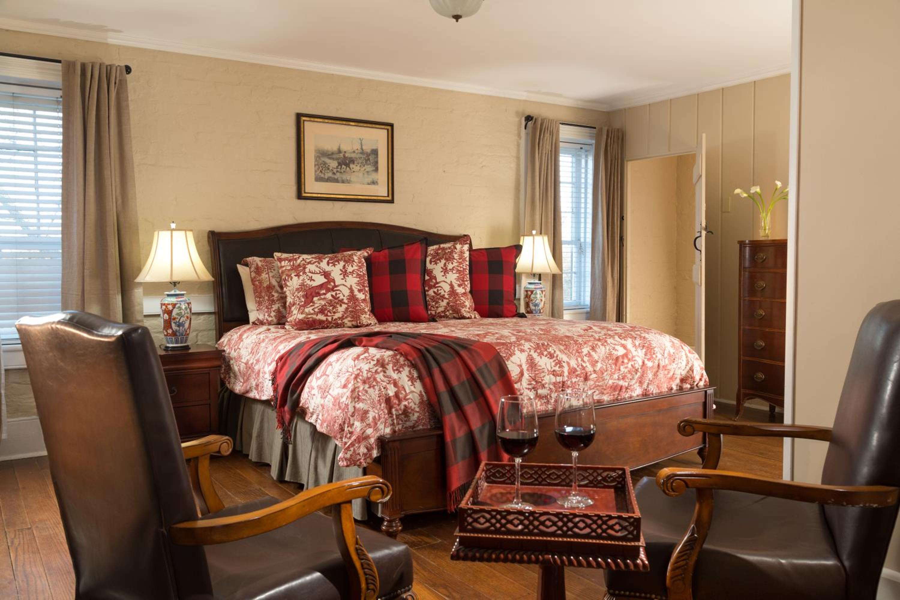 Deluxe King Suite