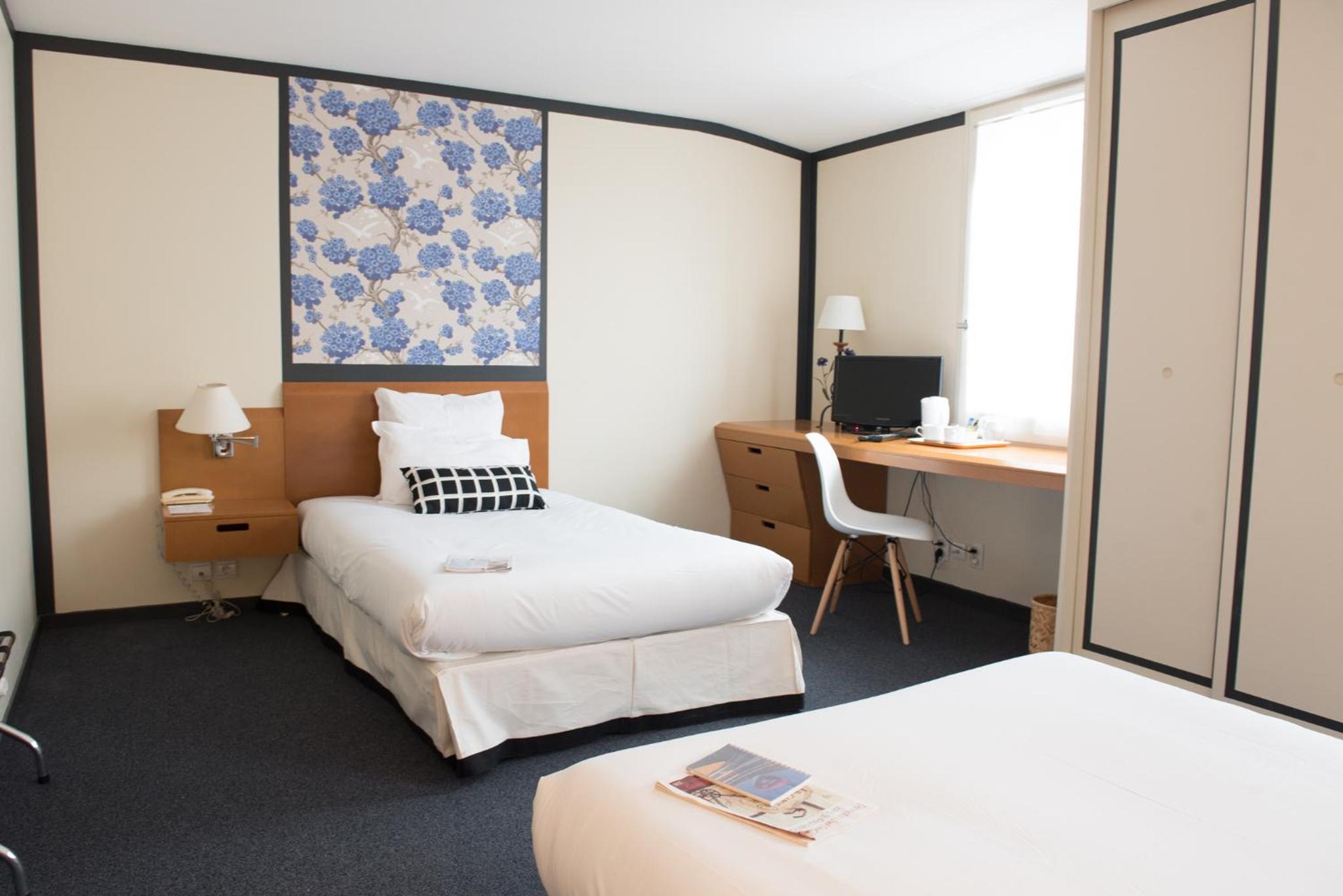 Twin Room - Photo 2