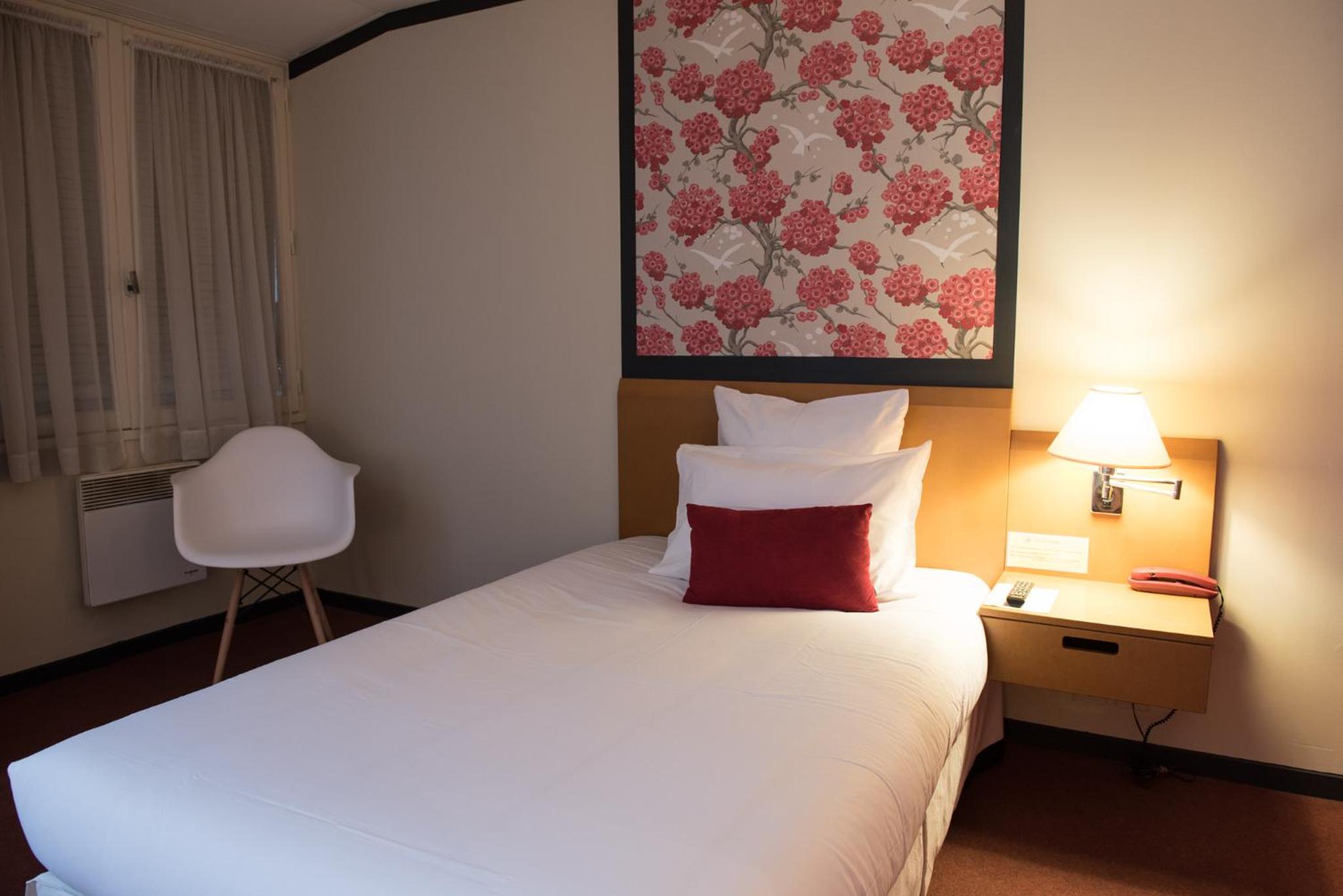 Twin Room - Photo 3