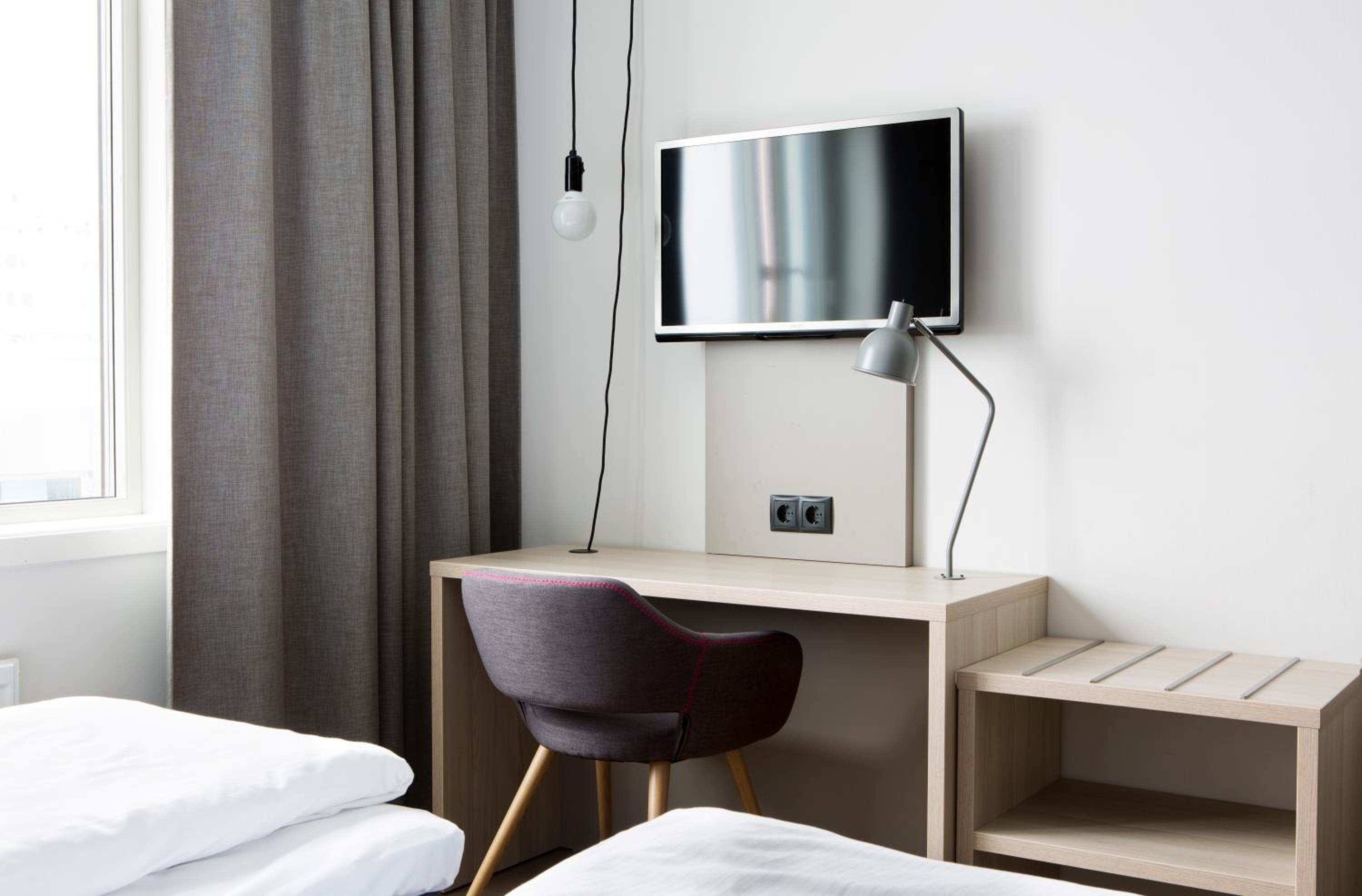 Twin Room thumbnail 5