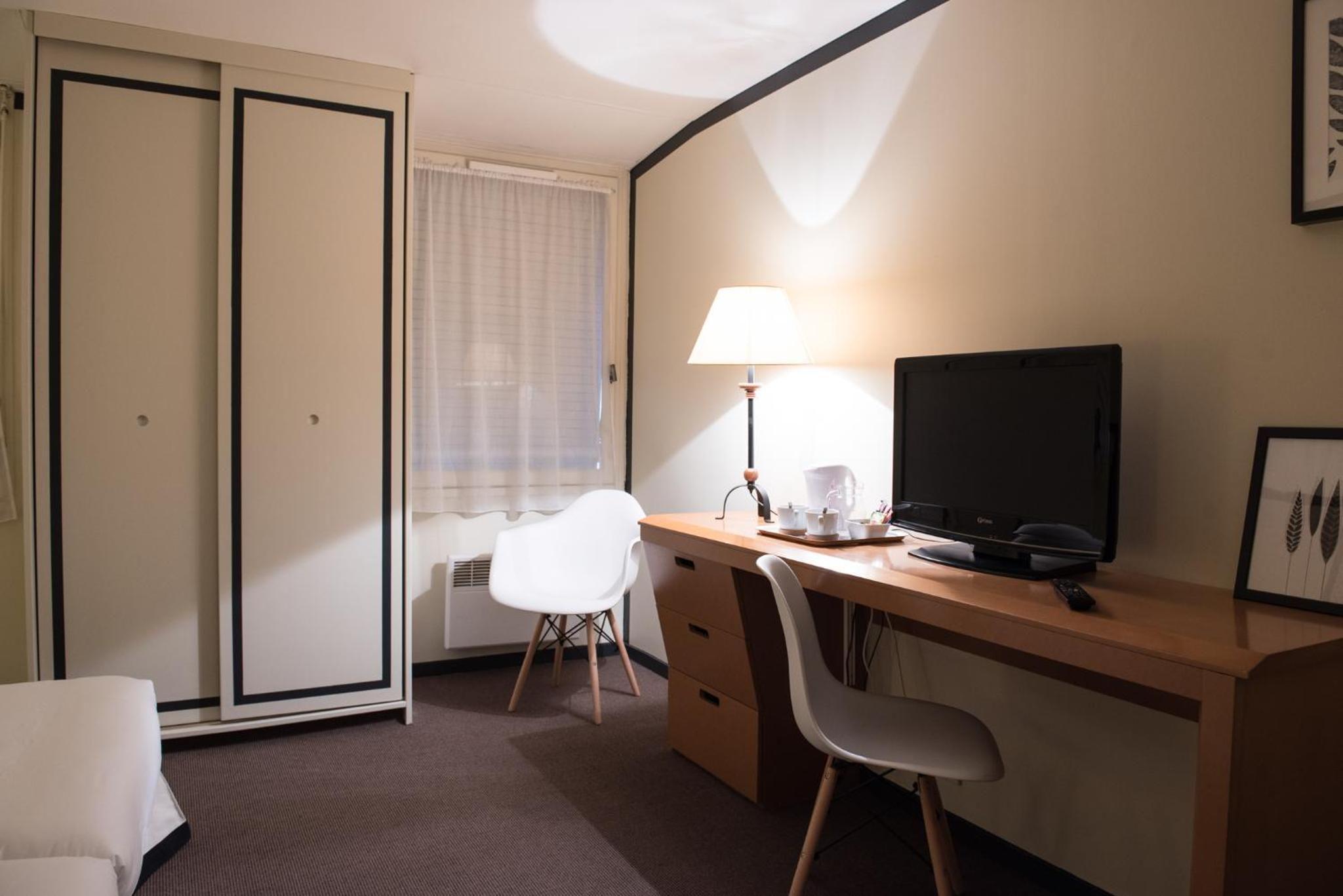 Twin Room - Photo 7