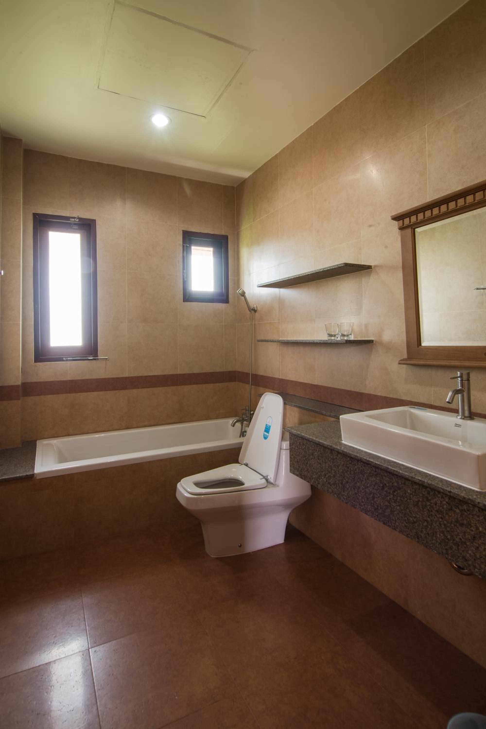 Deluxe Double Room with Balcony - Photo 4