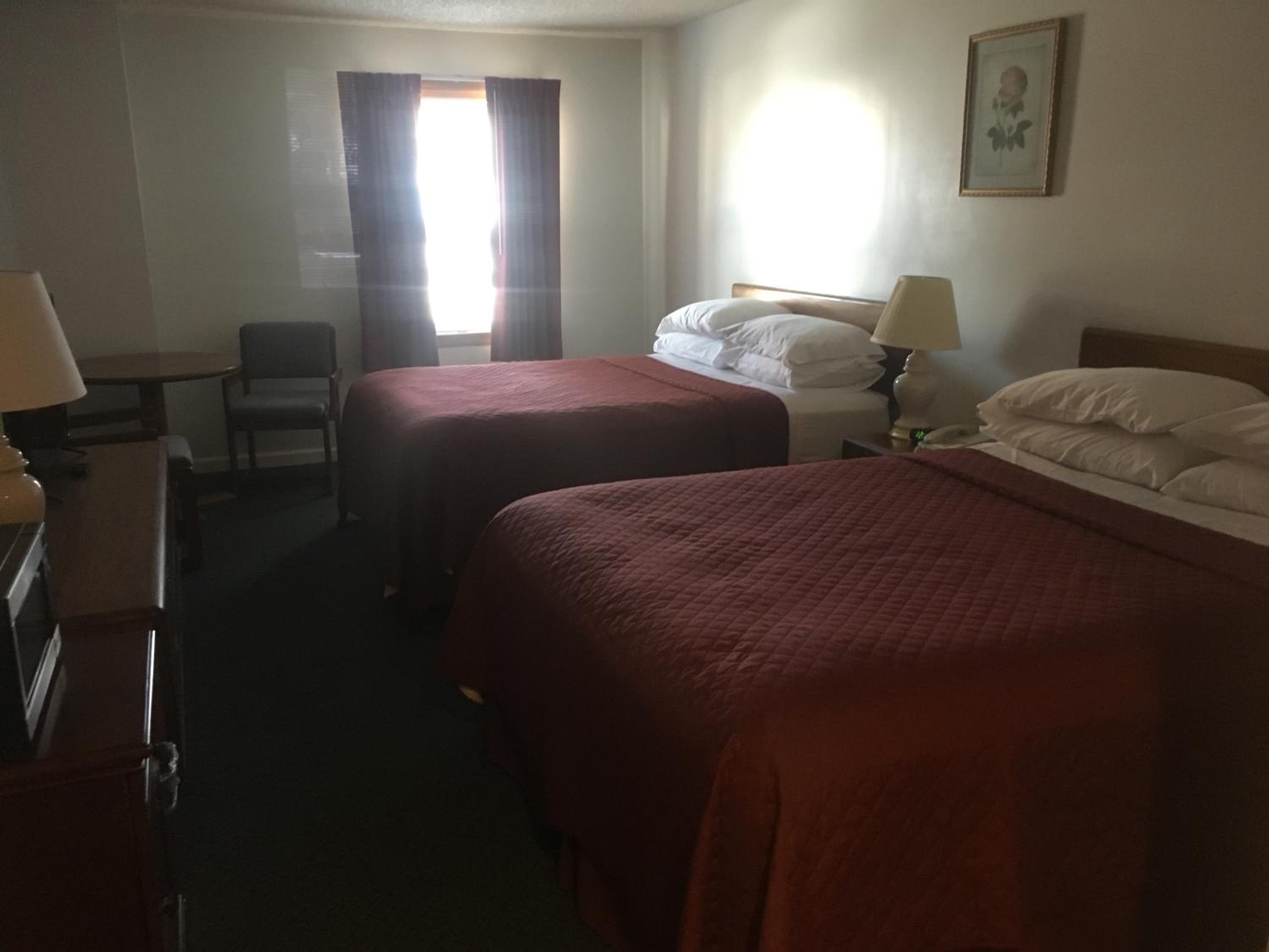 Villager Motel & Glen Manor Estate