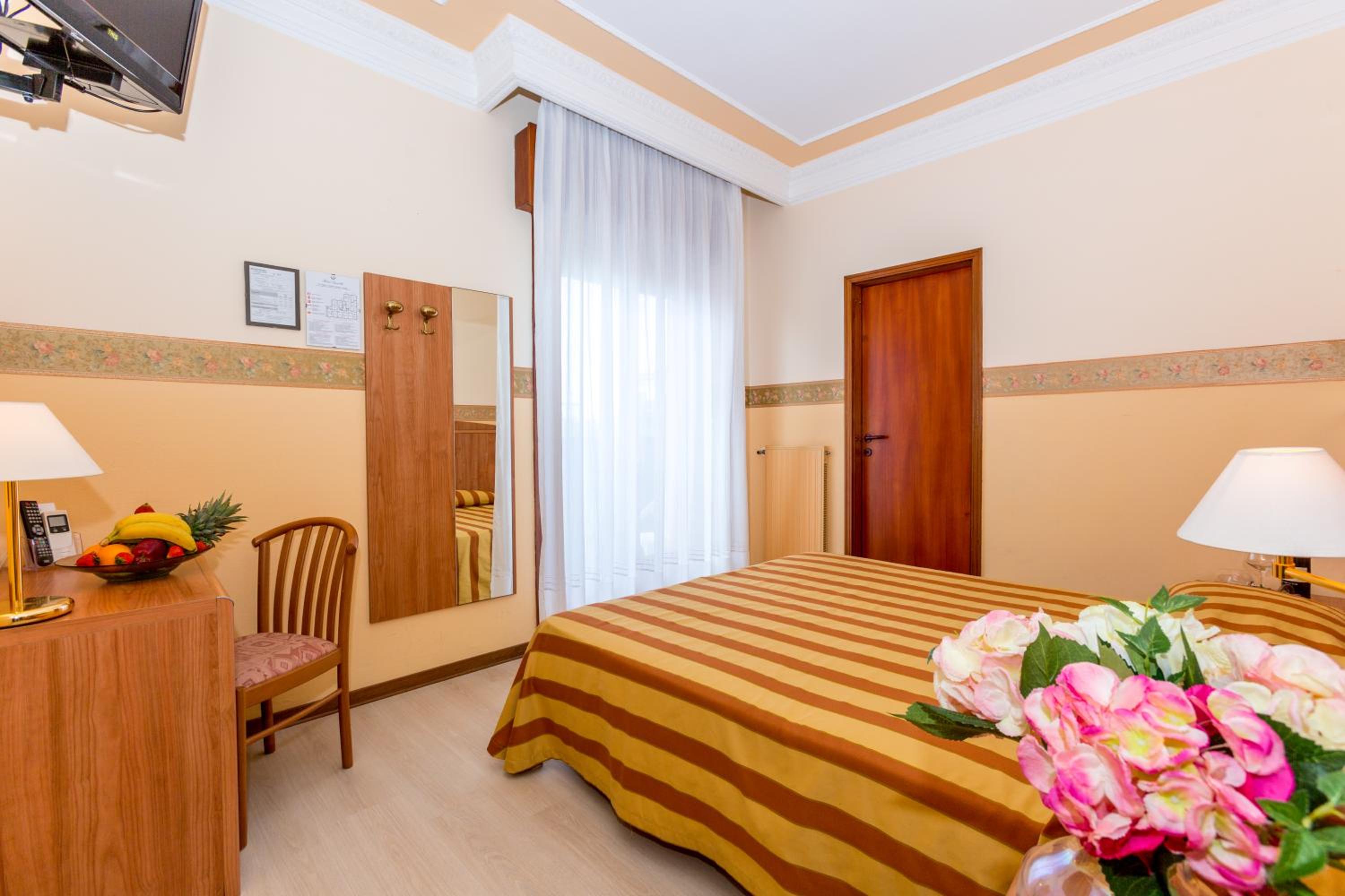 Double Room with Partial Sea View photo 1