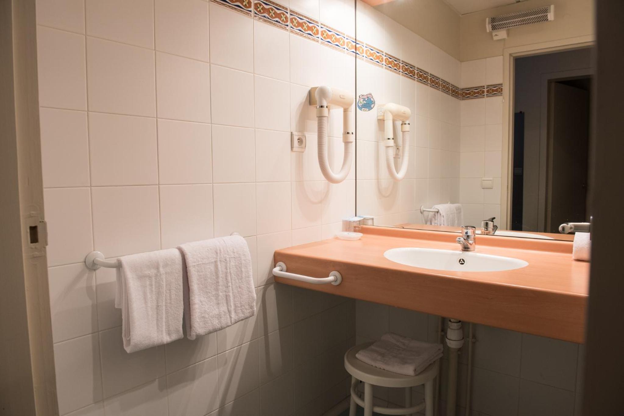Double Room - Photo 3