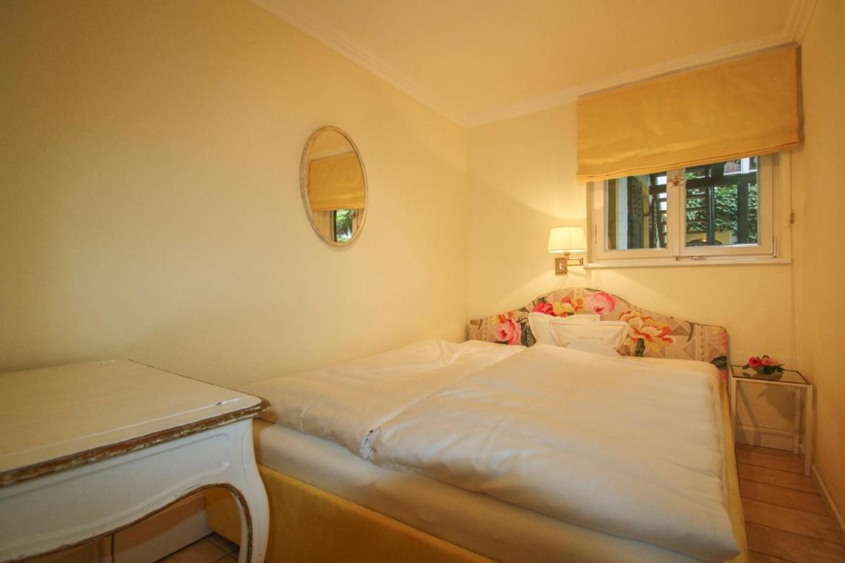Apartment with Lake View photo 3