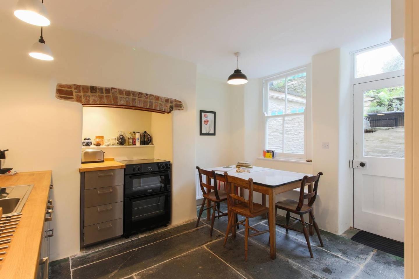 Three-Bedroom House photo 3