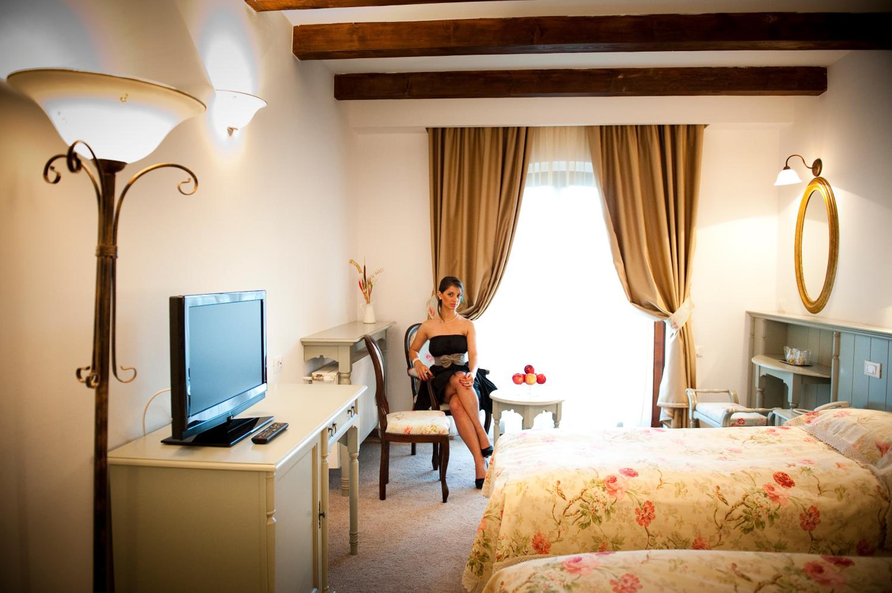 Standard Double Room - Photo 19