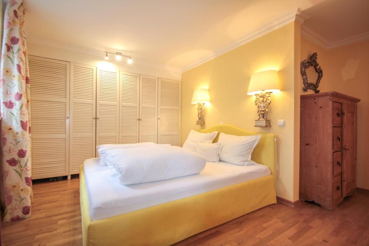 Apartment with Terrace photo 2