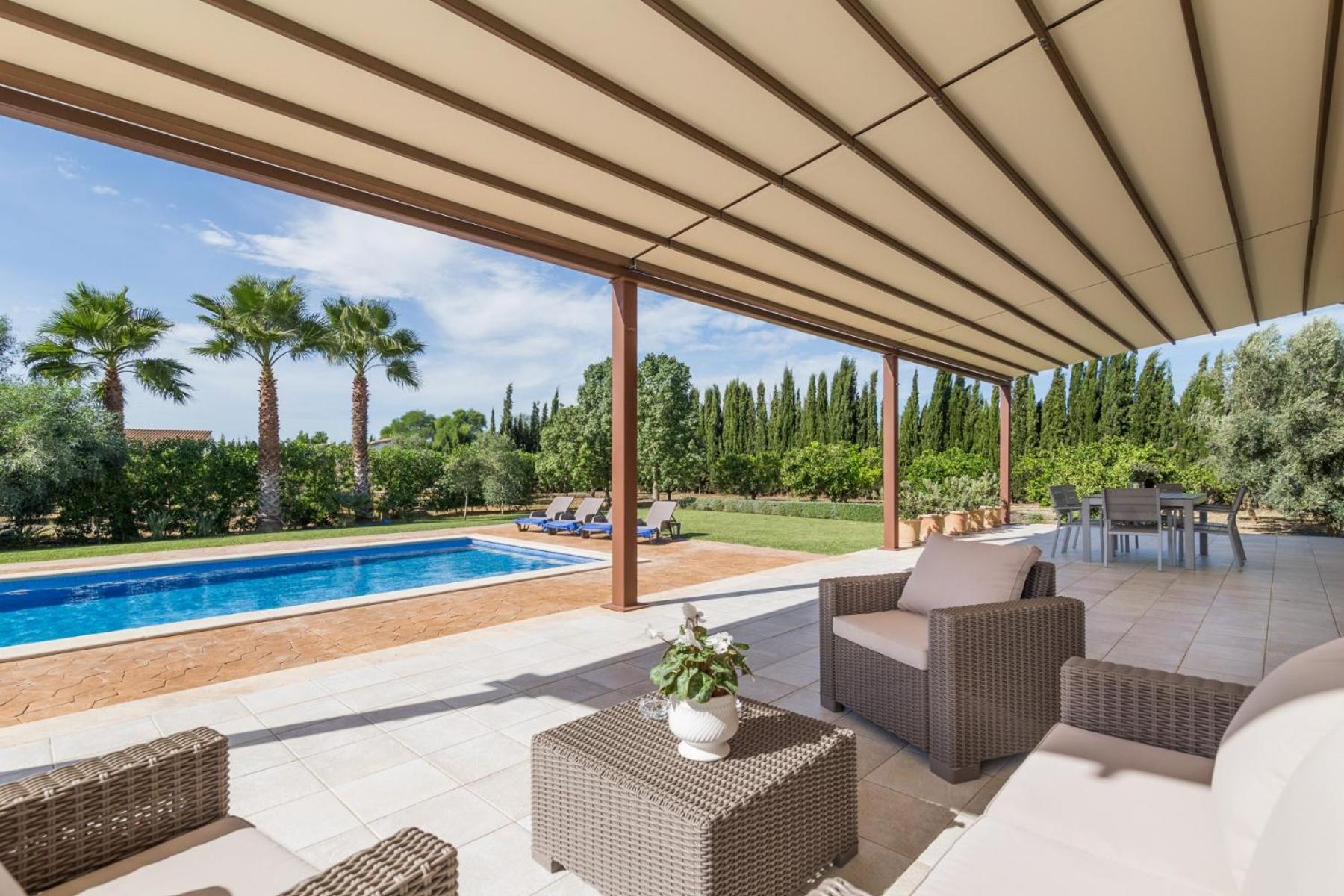 Villa photo 2