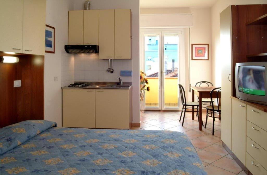 Studio With Balcony - Photo 2