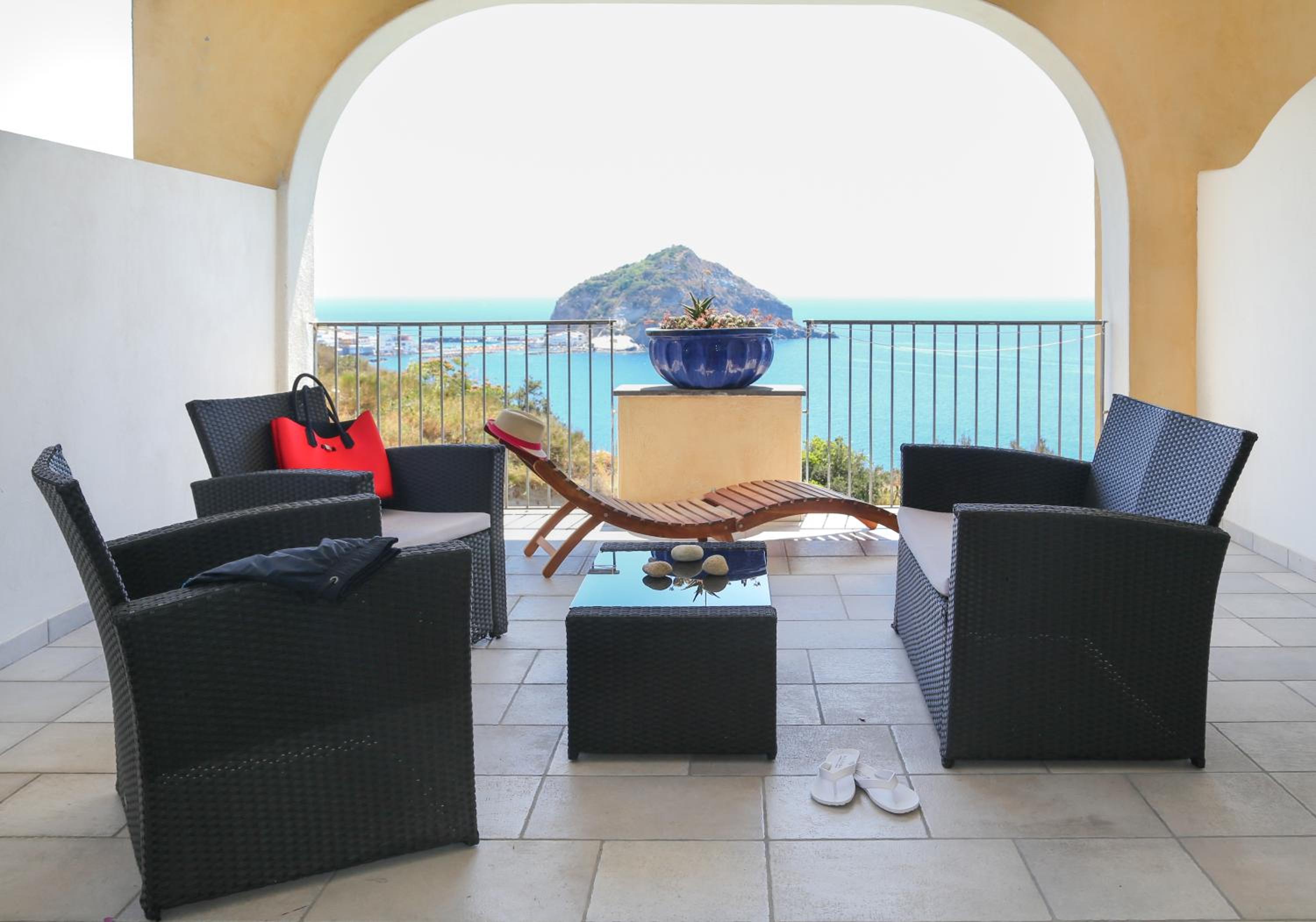 Deluxe Double Room with Sea View - Photo 6