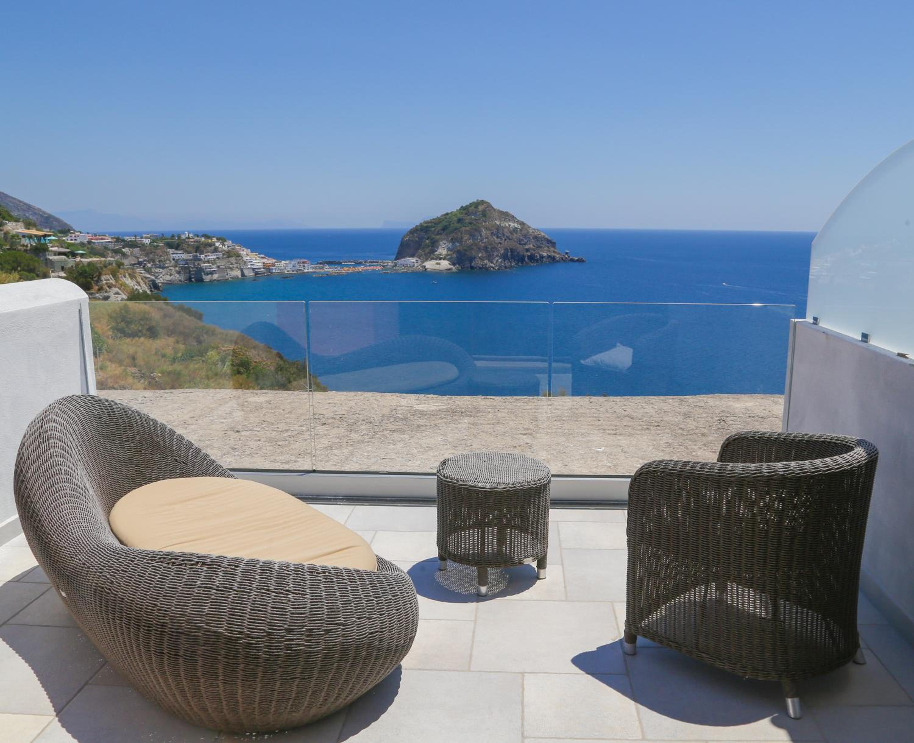 Deluxe Double Room with Sea View - Photo 7