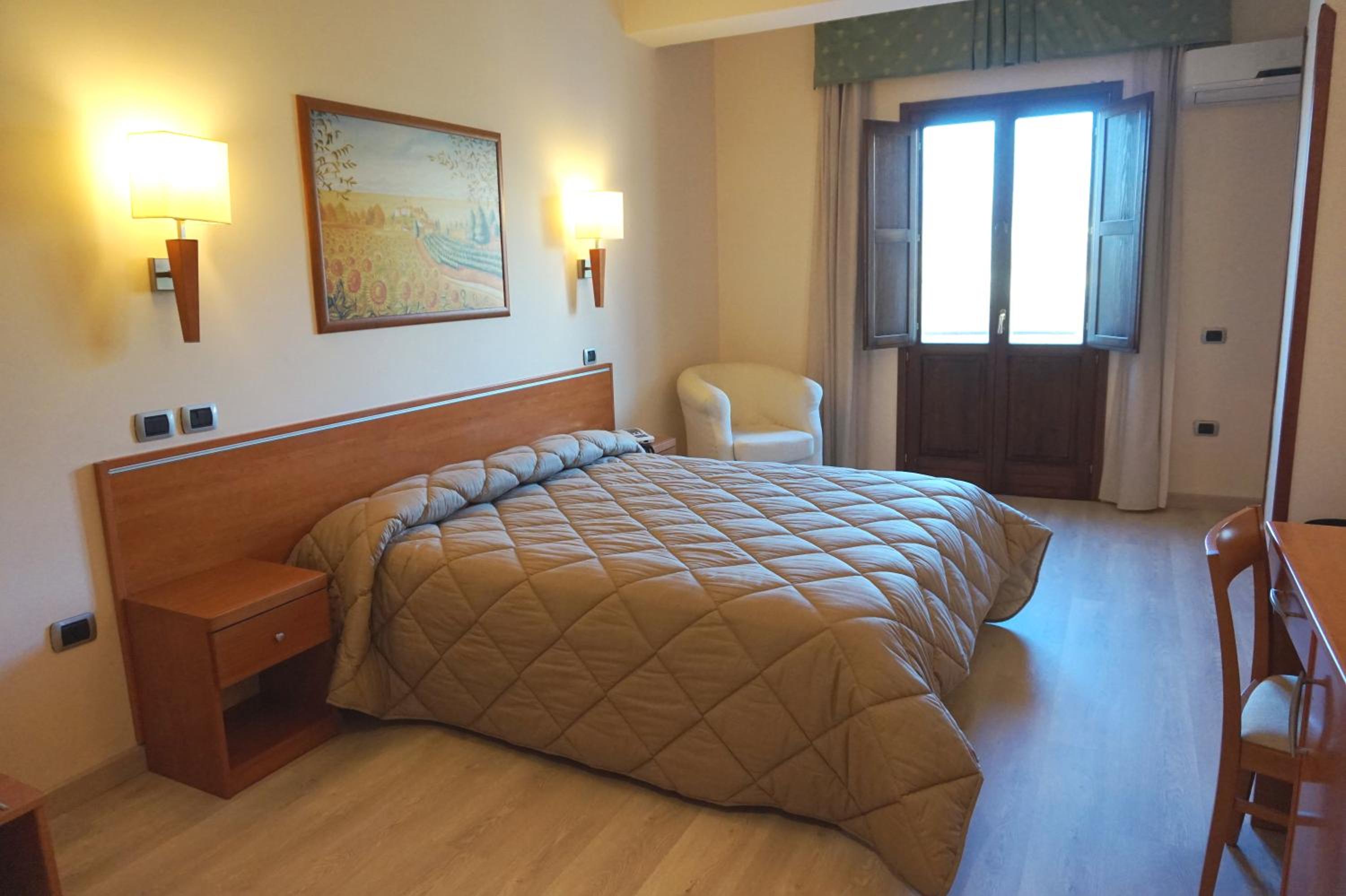Double or Twin Room - Photo 13