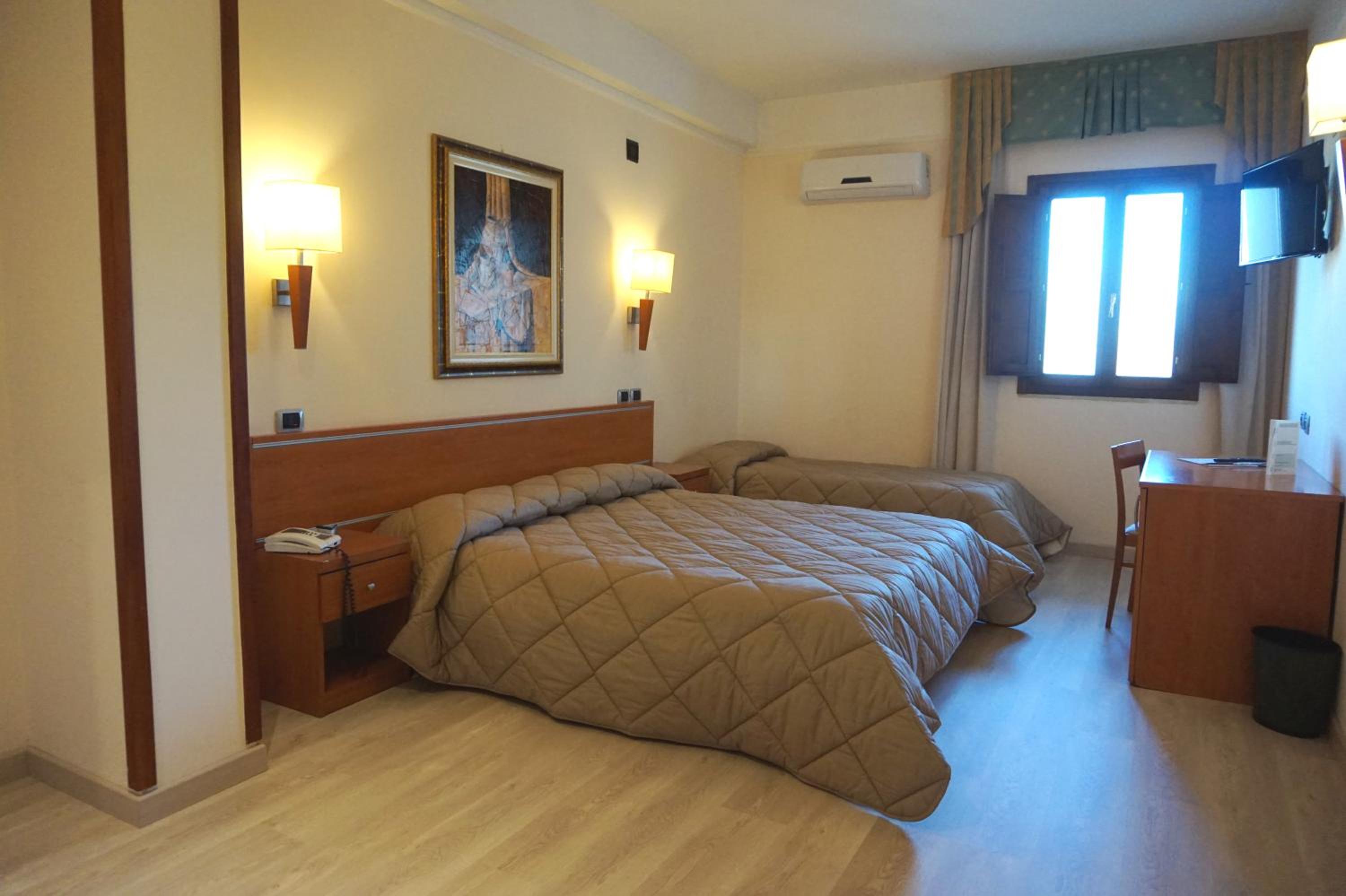 Triple Room - Photo 1