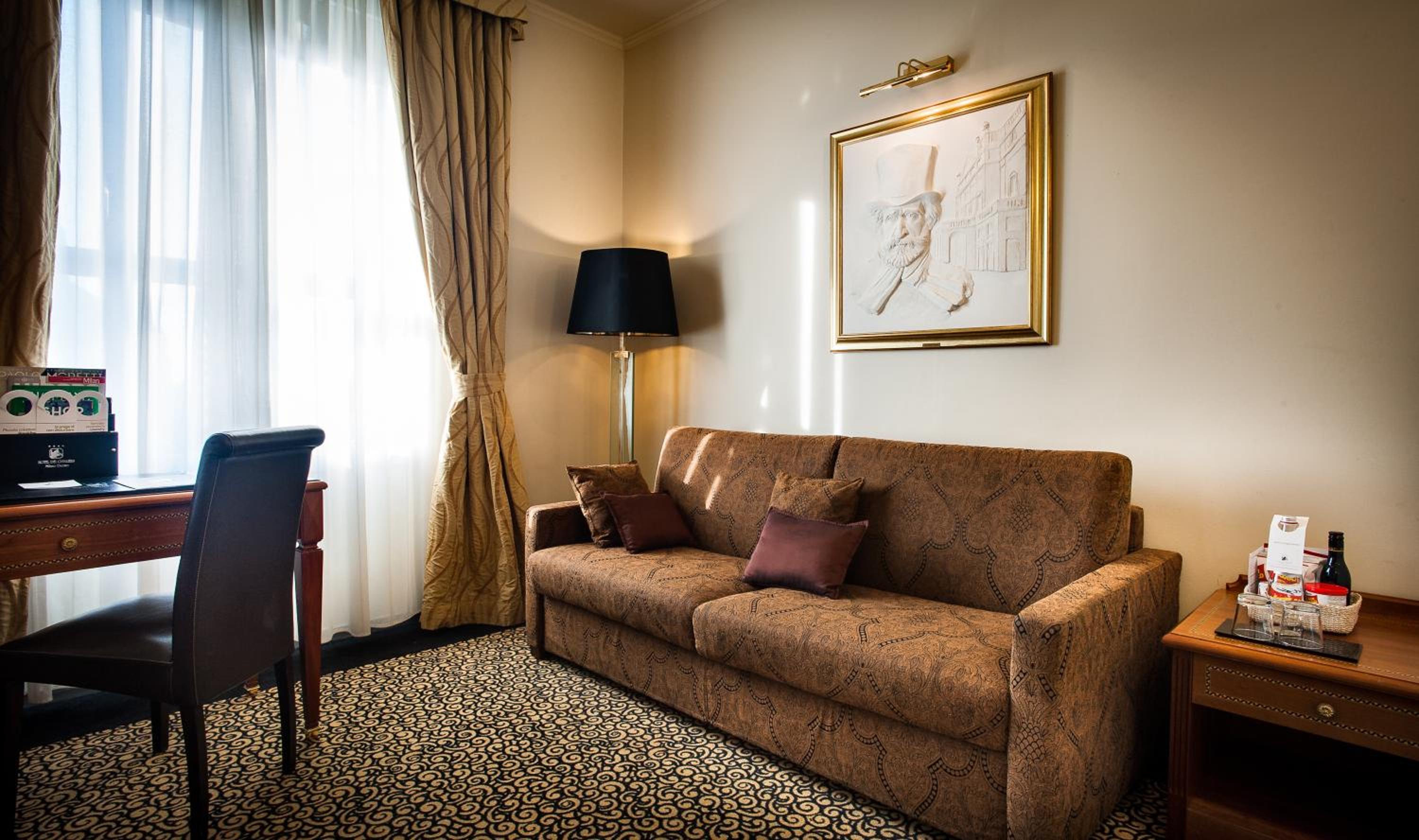 Superior Family Room - Photo 12