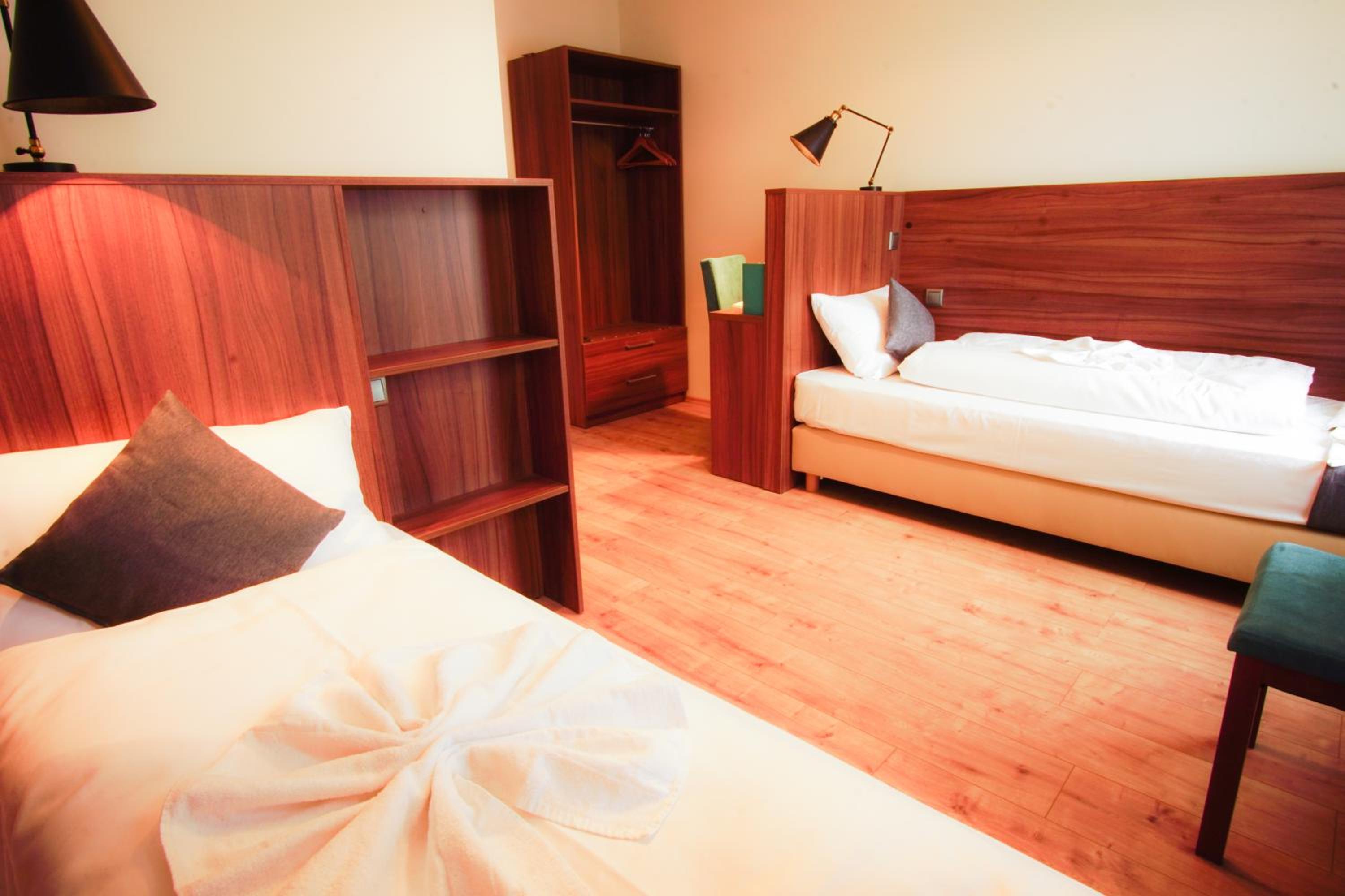 Economy Twin Room photo 3