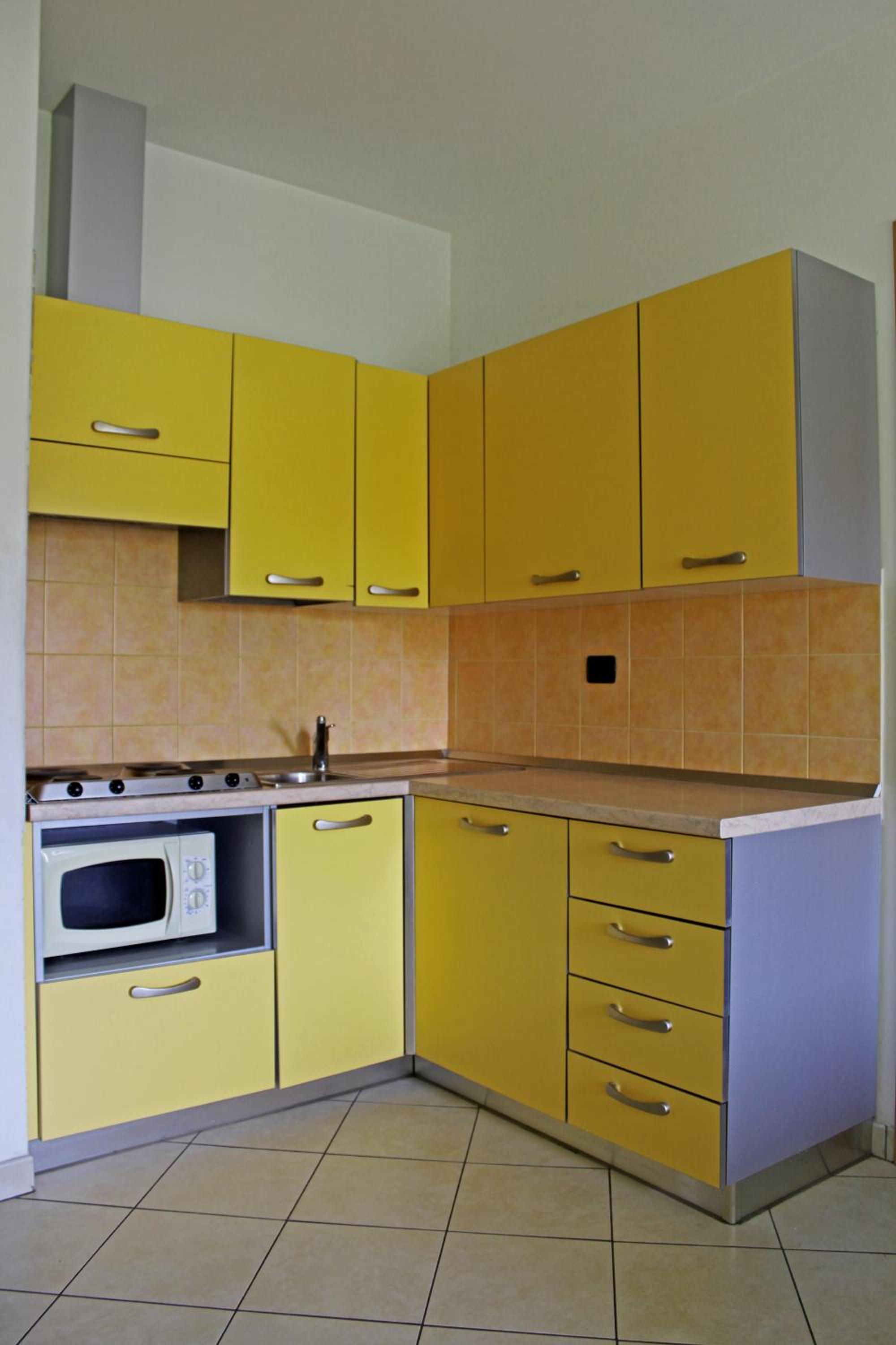 Two-Bedroom Apartment (6 Adults) - Photo 4