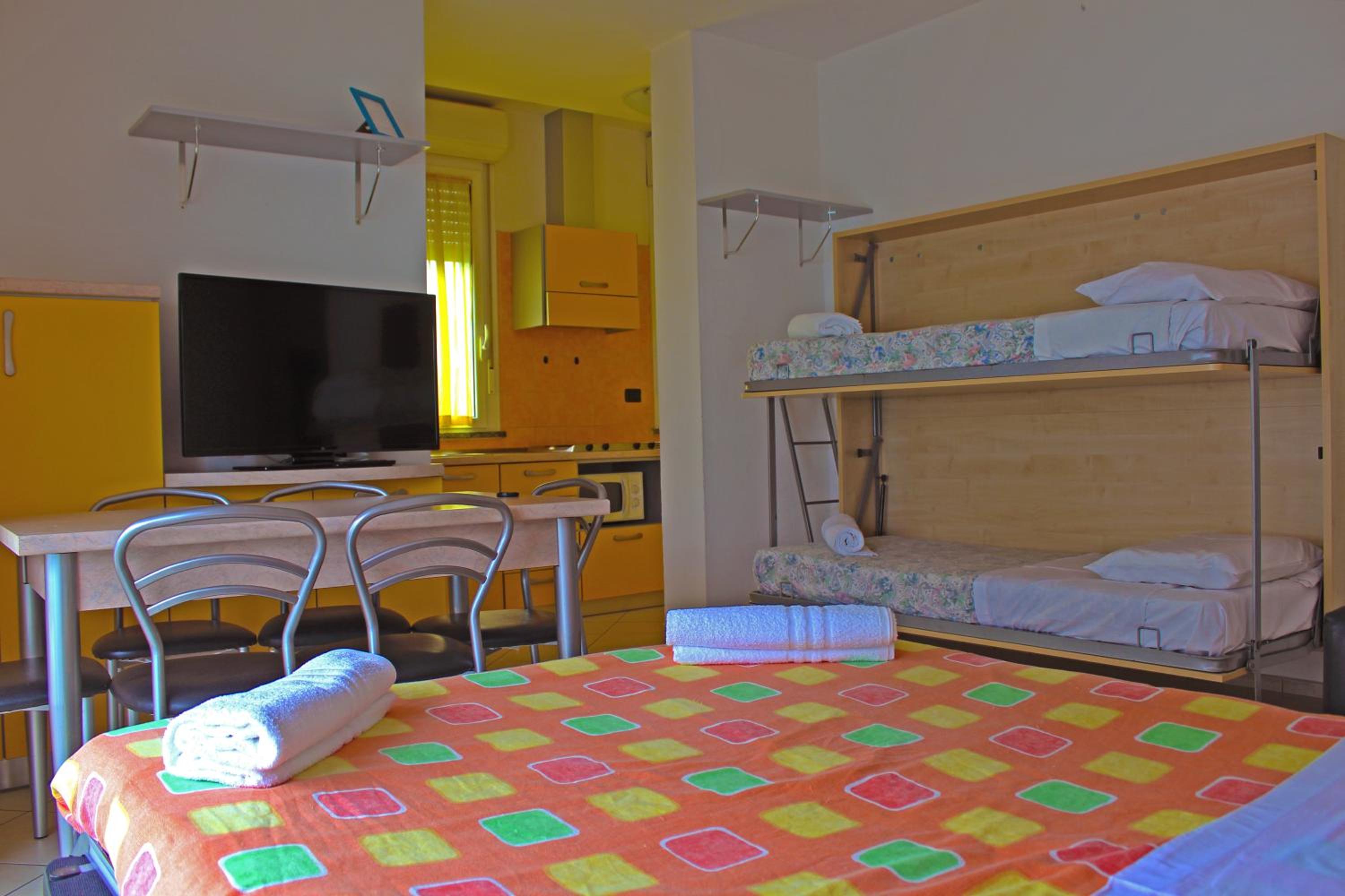 One-Bedroom Apartment (6 Adults) - Photo 7