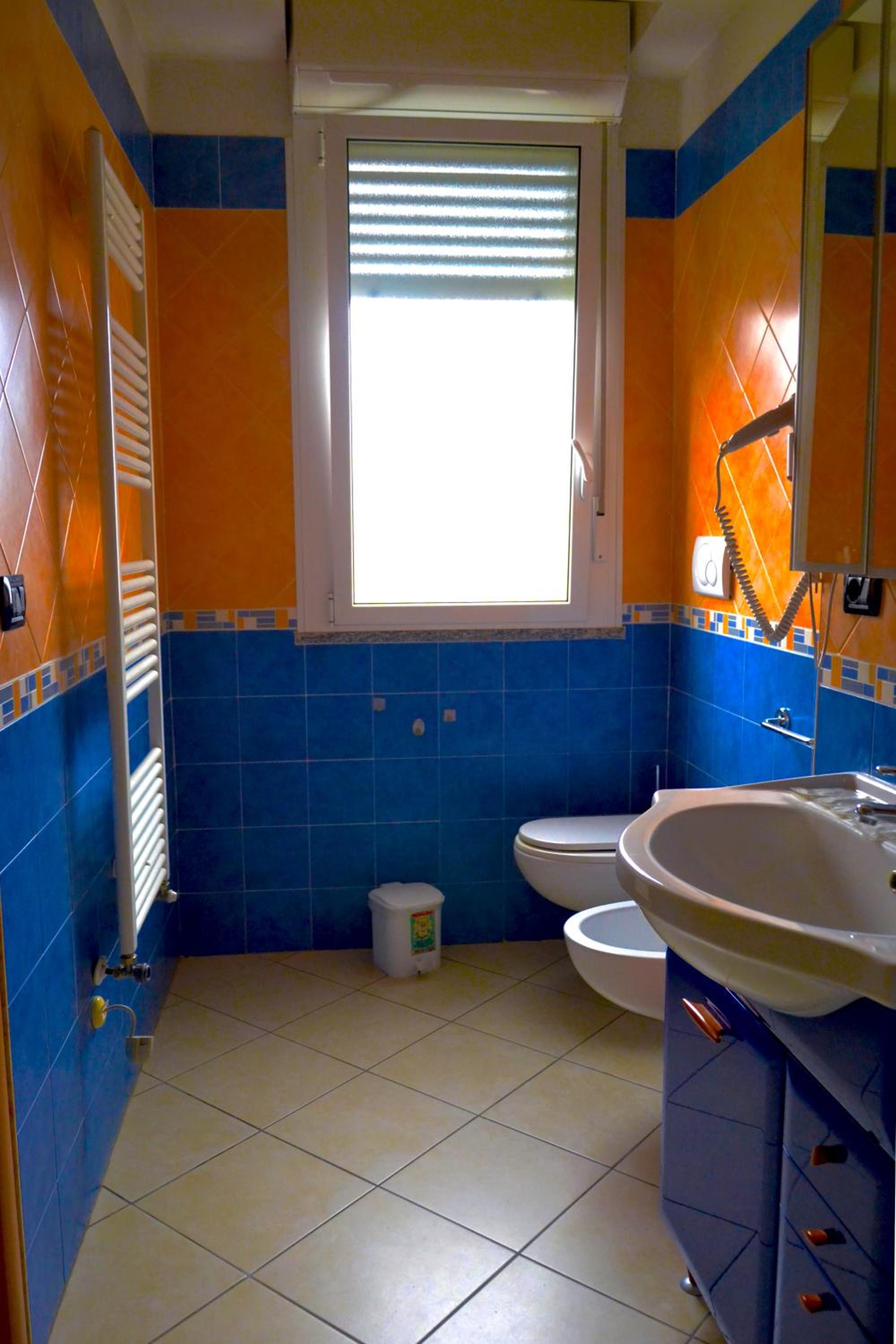 Two-Bedroom Apartment (6 Adults) - Photo 17