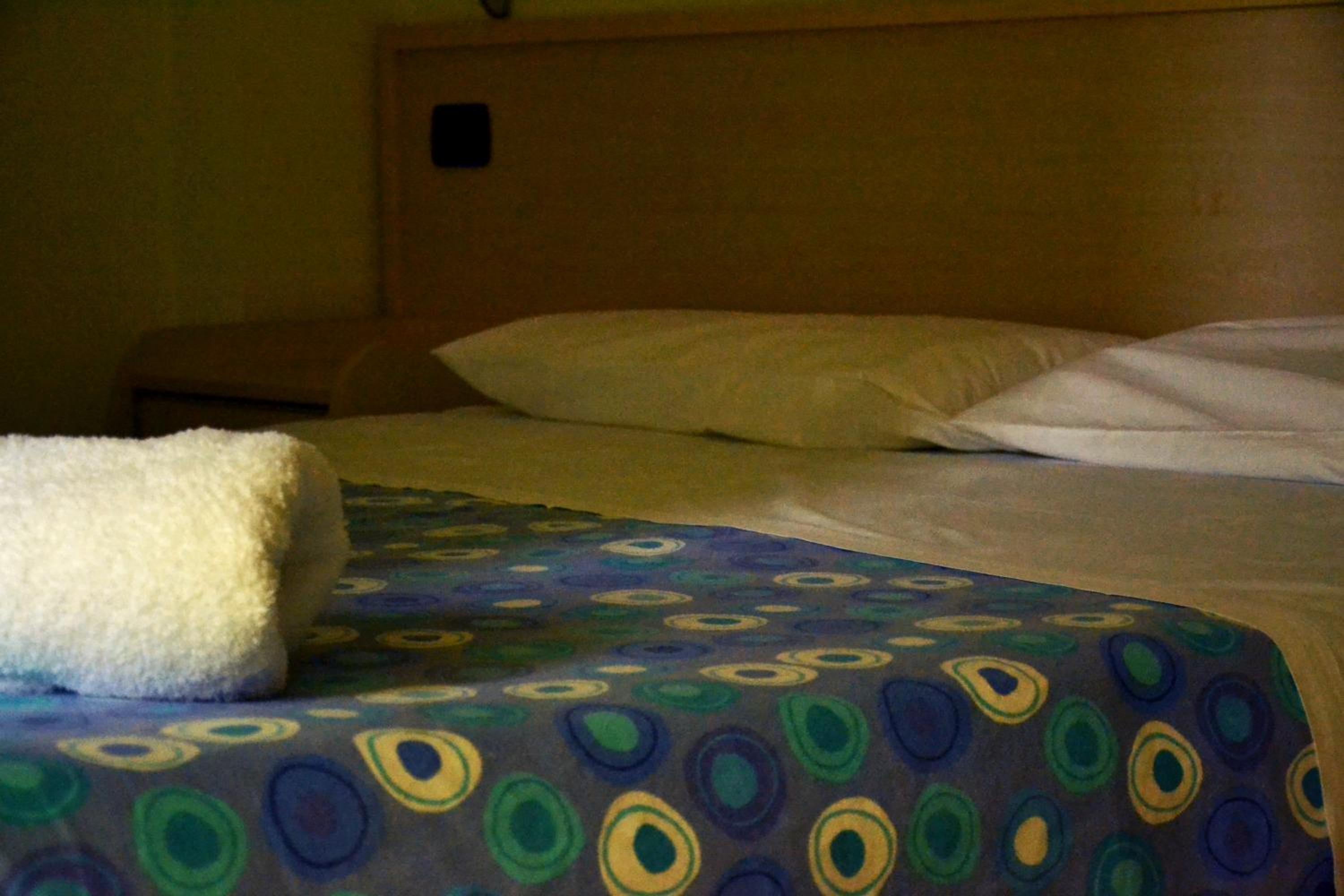 Two-Bedroom Apartment (6 Adults) - Photo 16