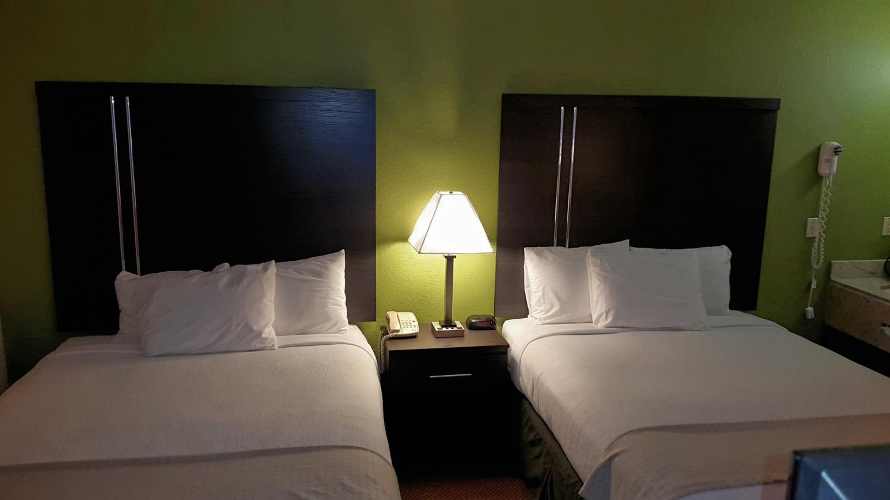 Queen Room with Two Queen Beds - Photo 6