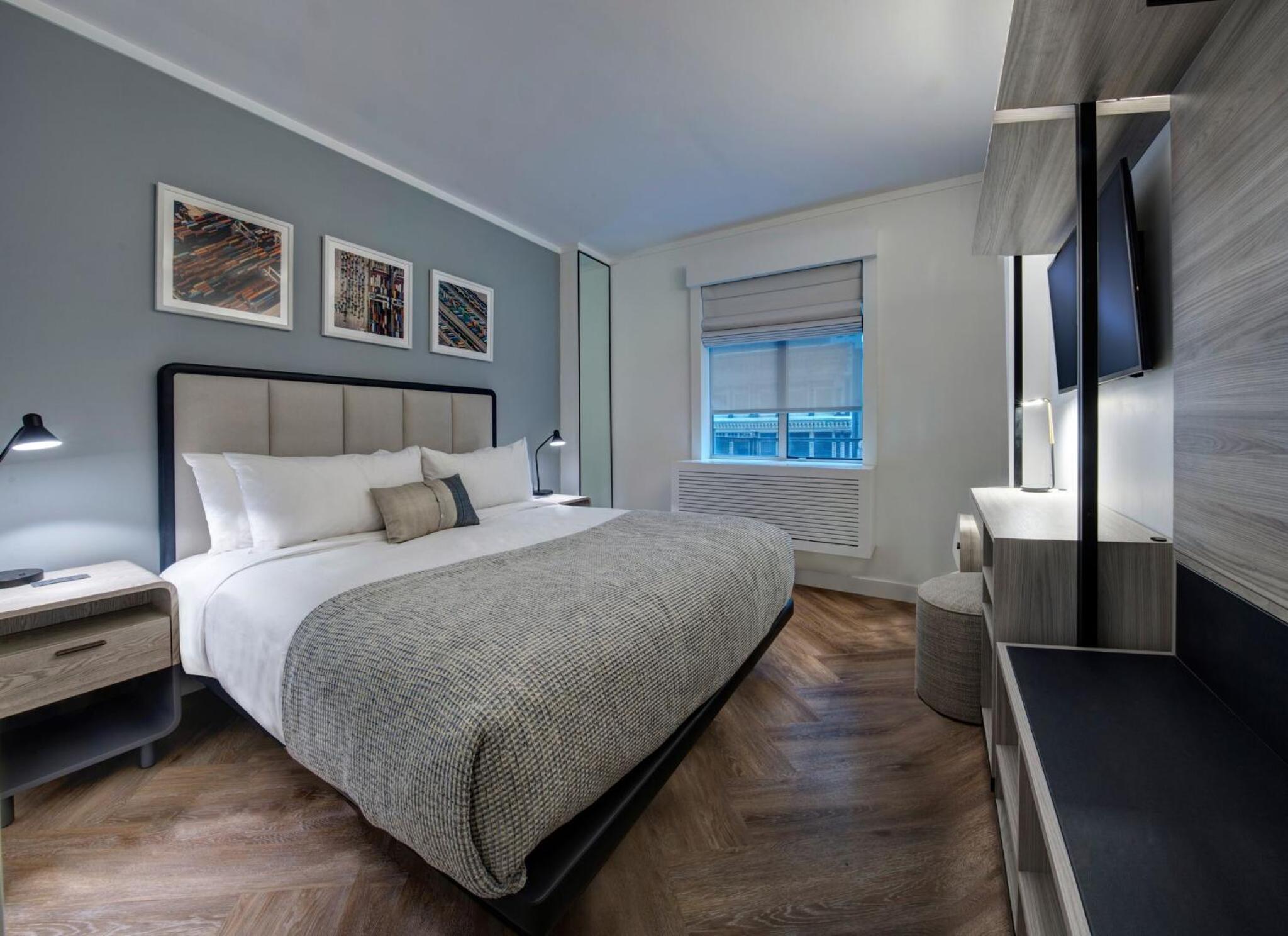 Standard Room thumbnail 6