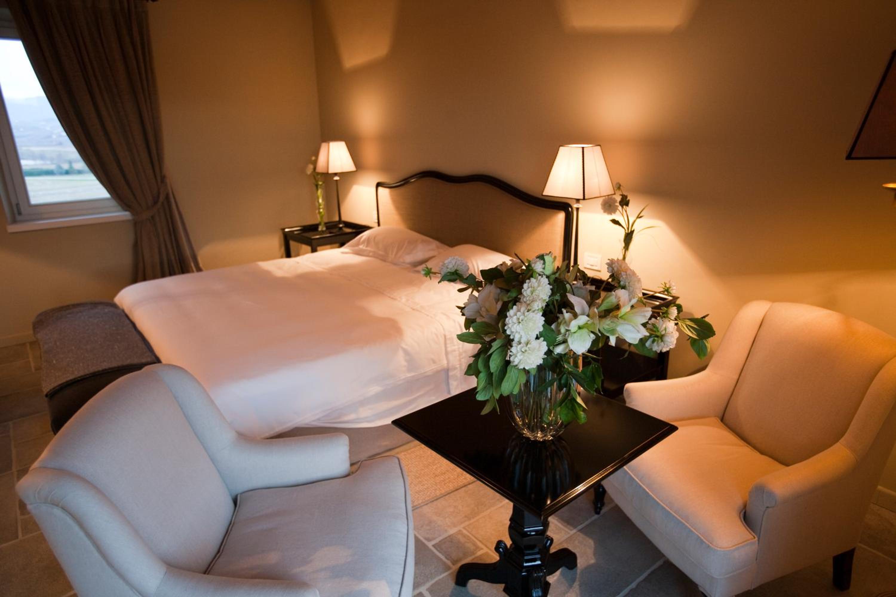 Large Double Room - Photo 2