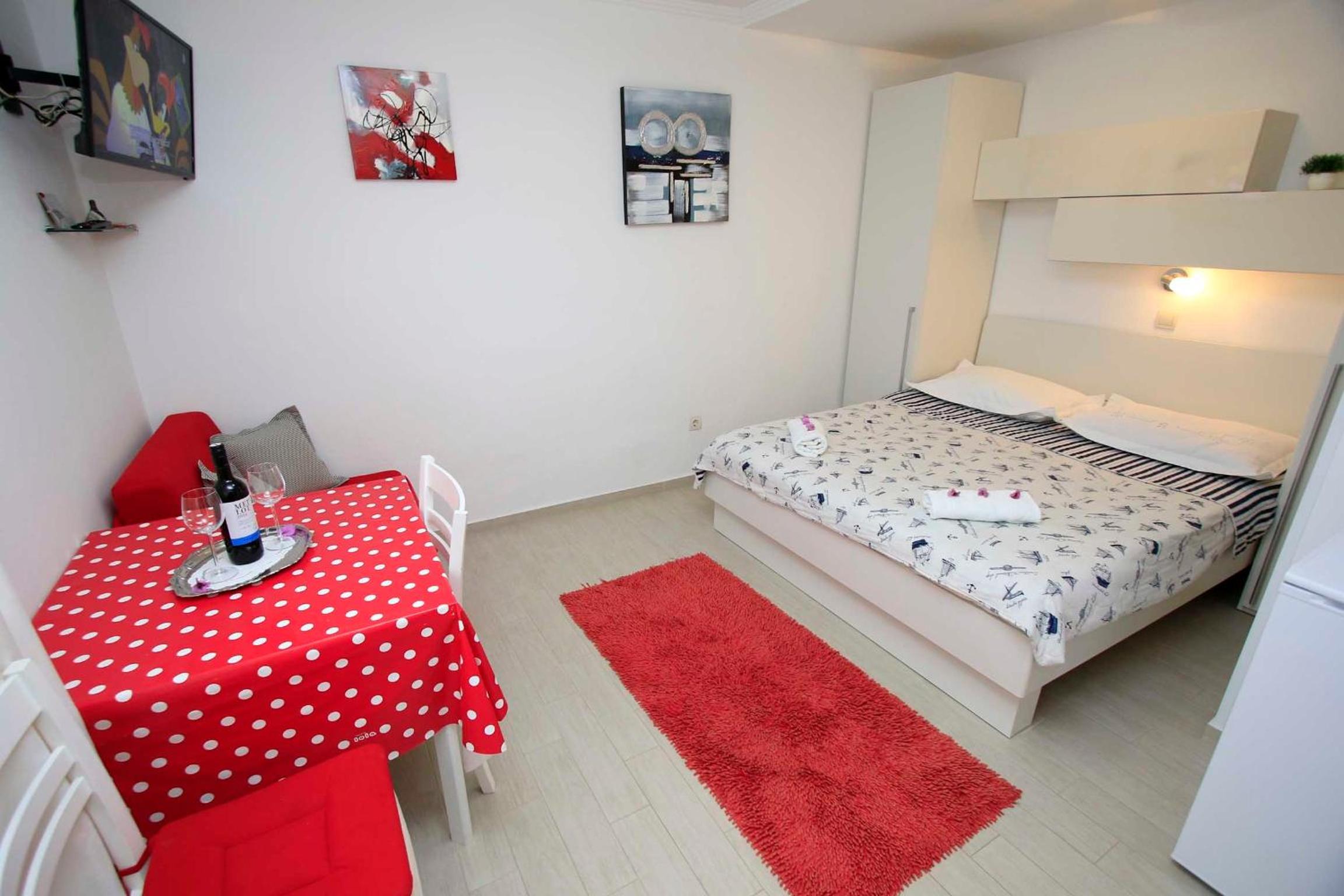 Studio Apartment