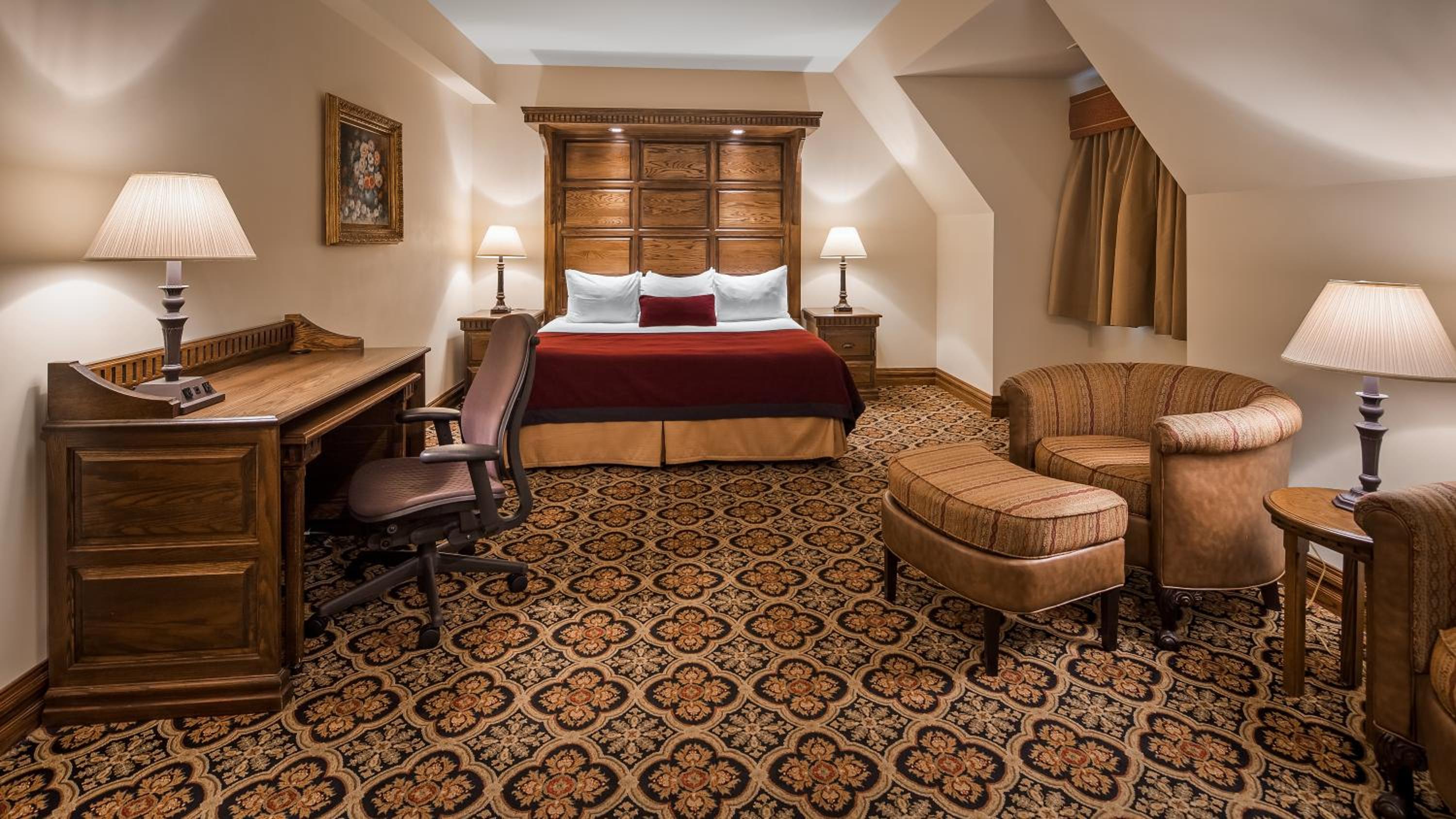 King Room with Sitting Area - Non-Smoking 