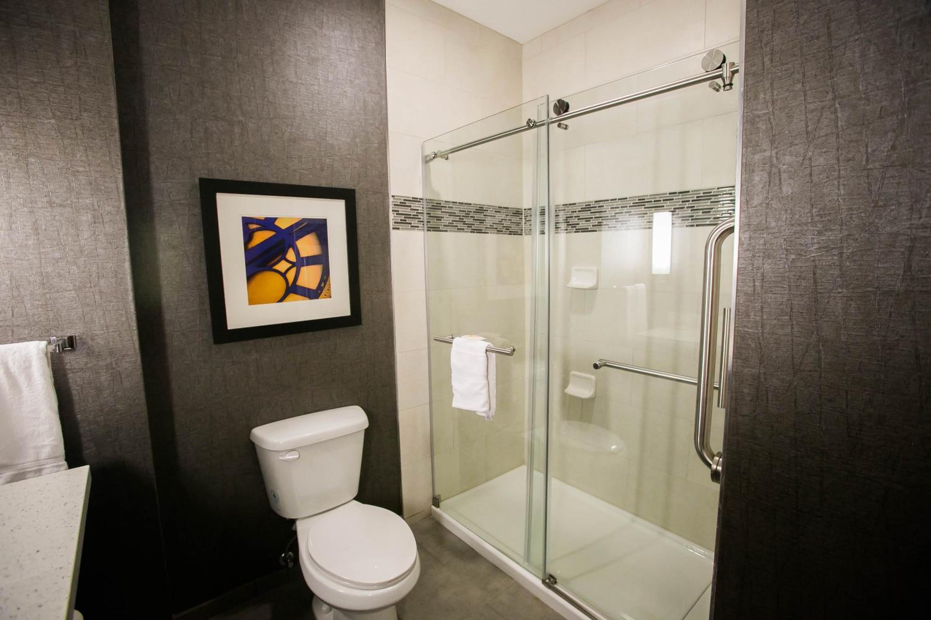 King Suite - Photo 2