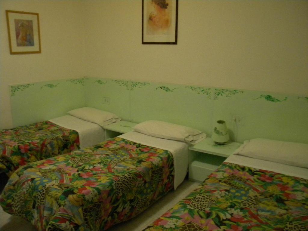 Triple Room with Shared Bathroom - Annex
