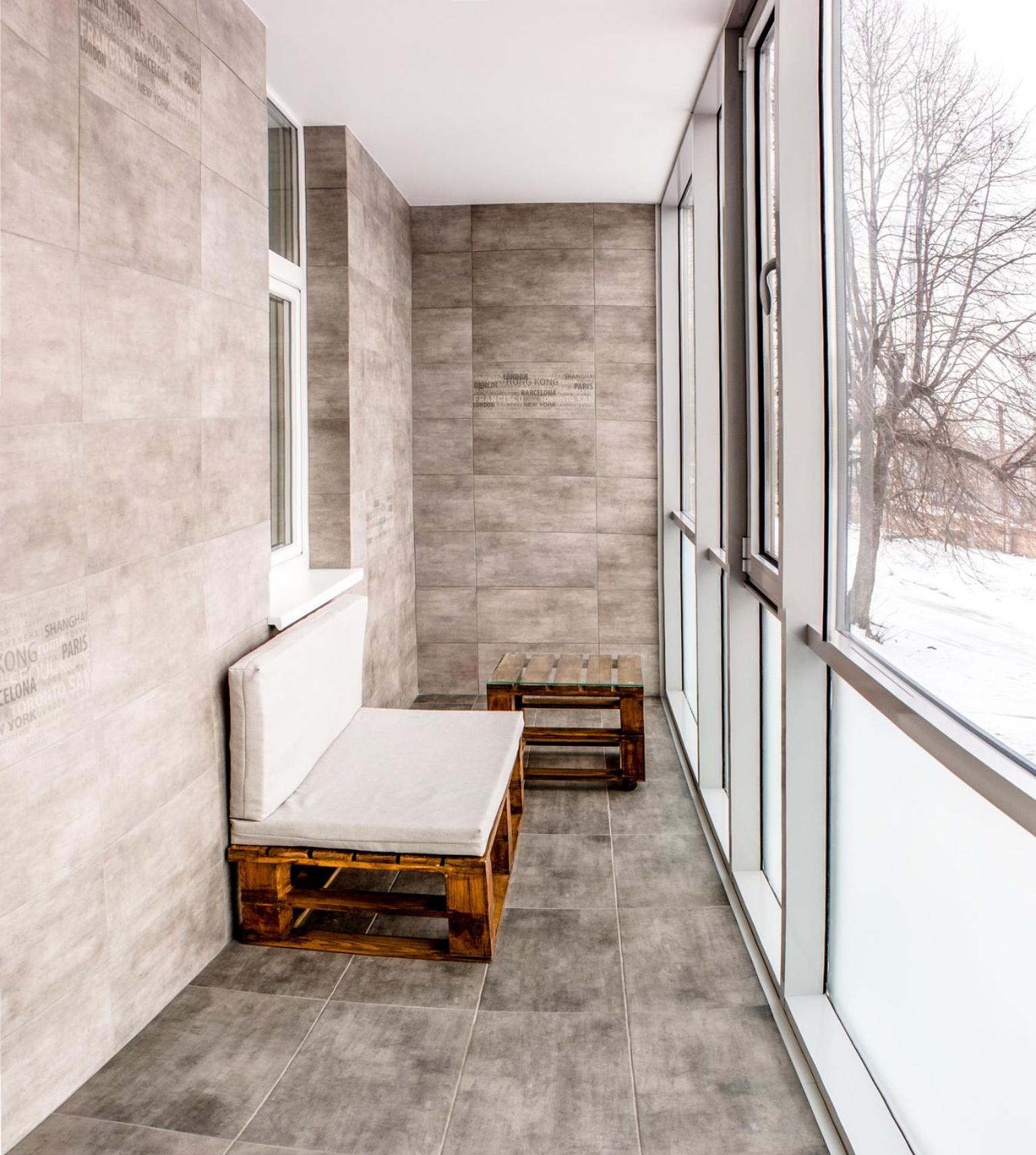 Studio with Balcony