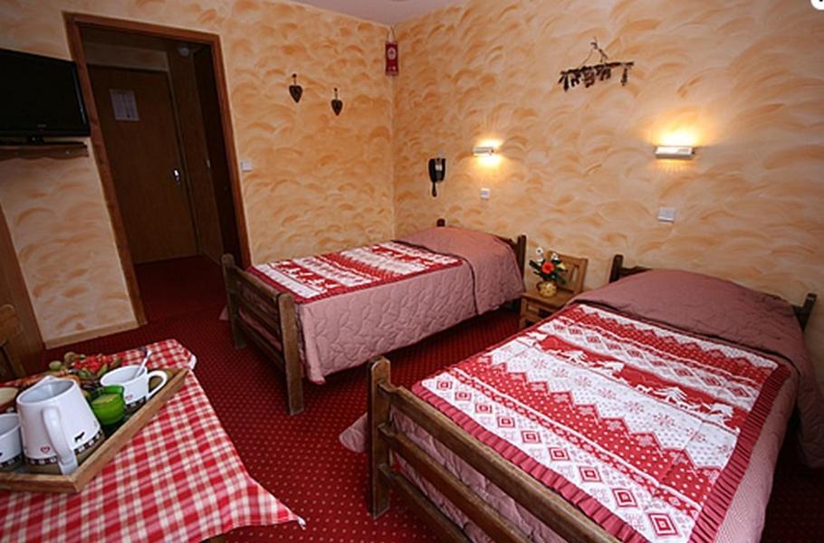 Connecting Room