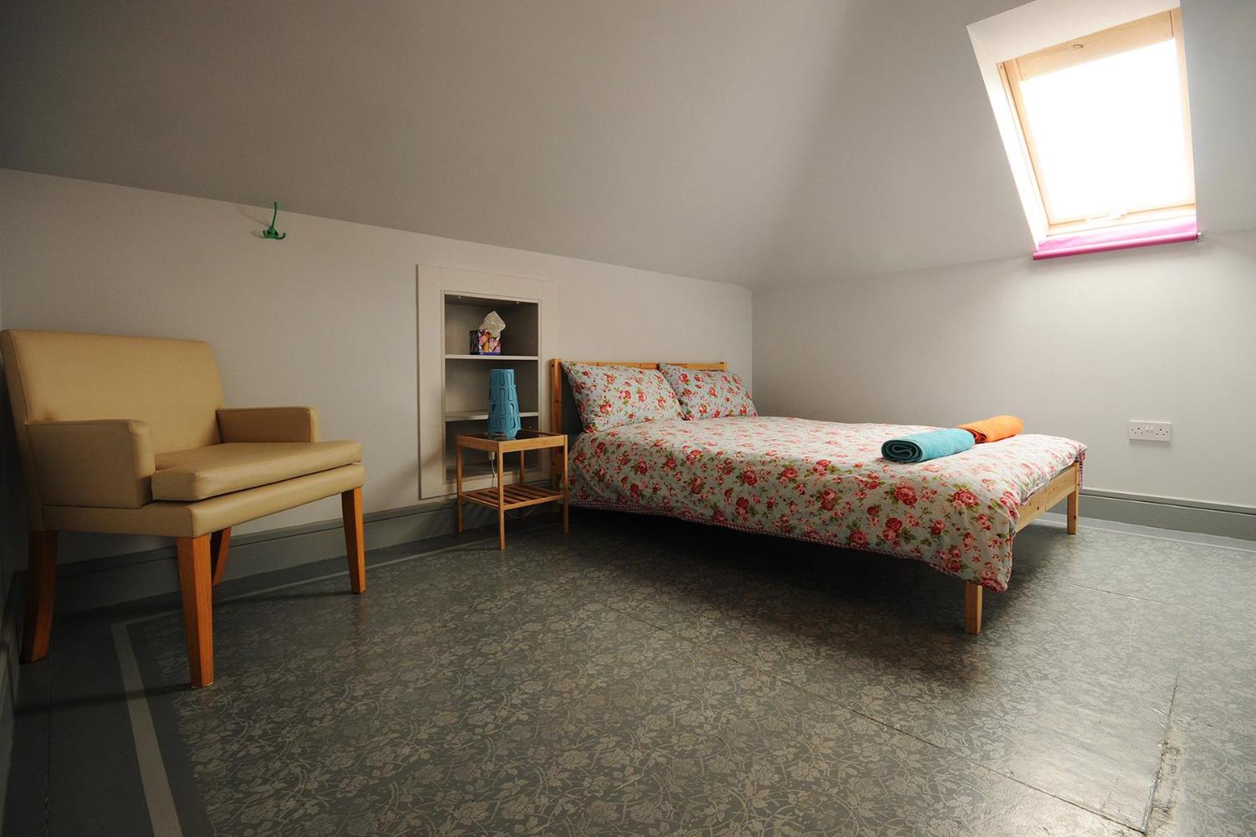 Double Room With Shared Bathroom photo 2