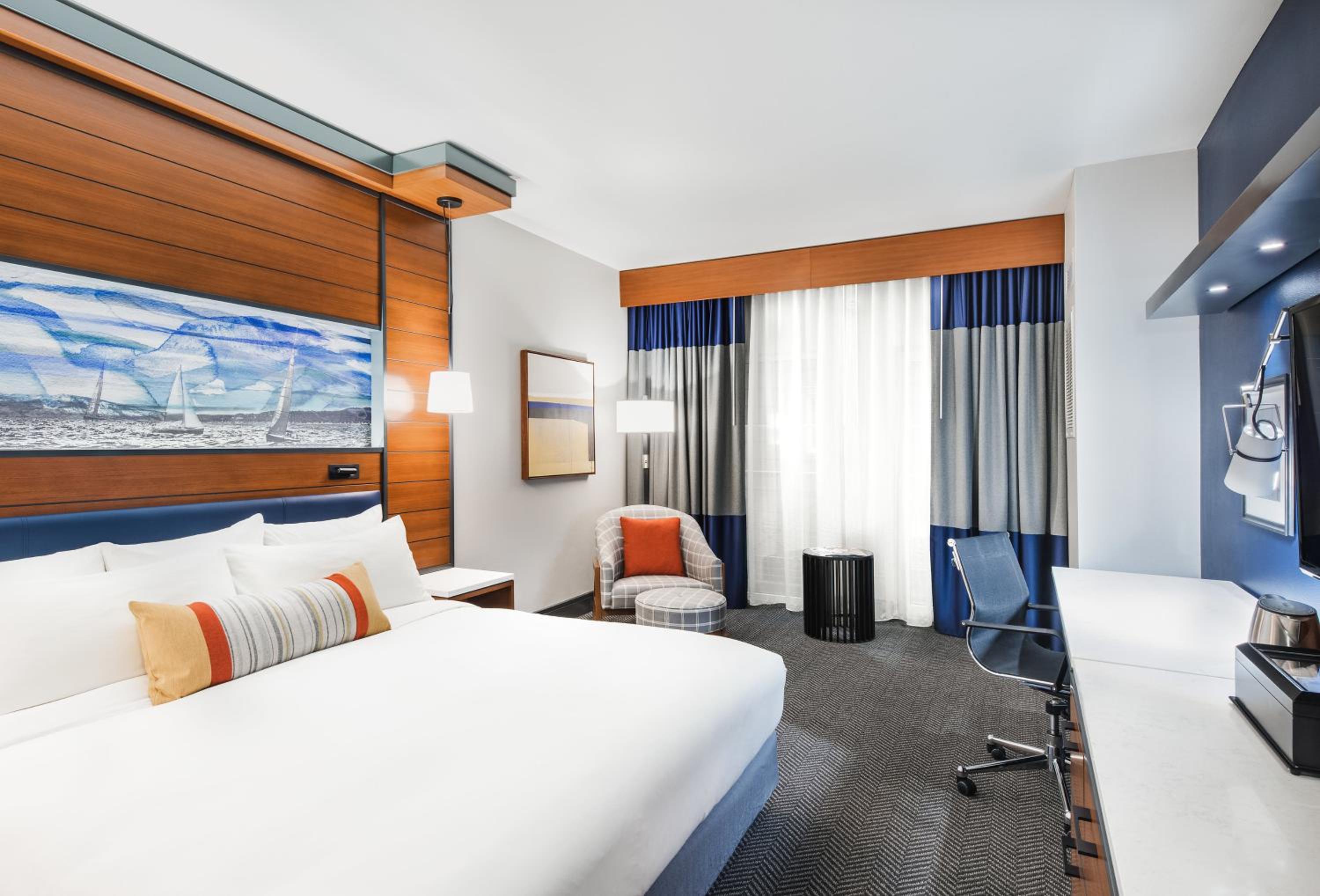 King Room with Roll-In Shower - Disability Access