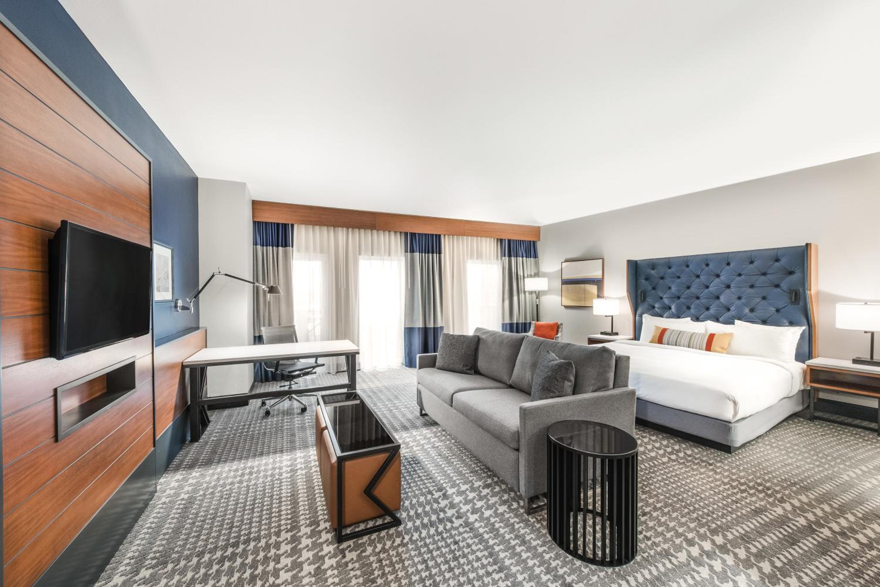 Deluxe King Room